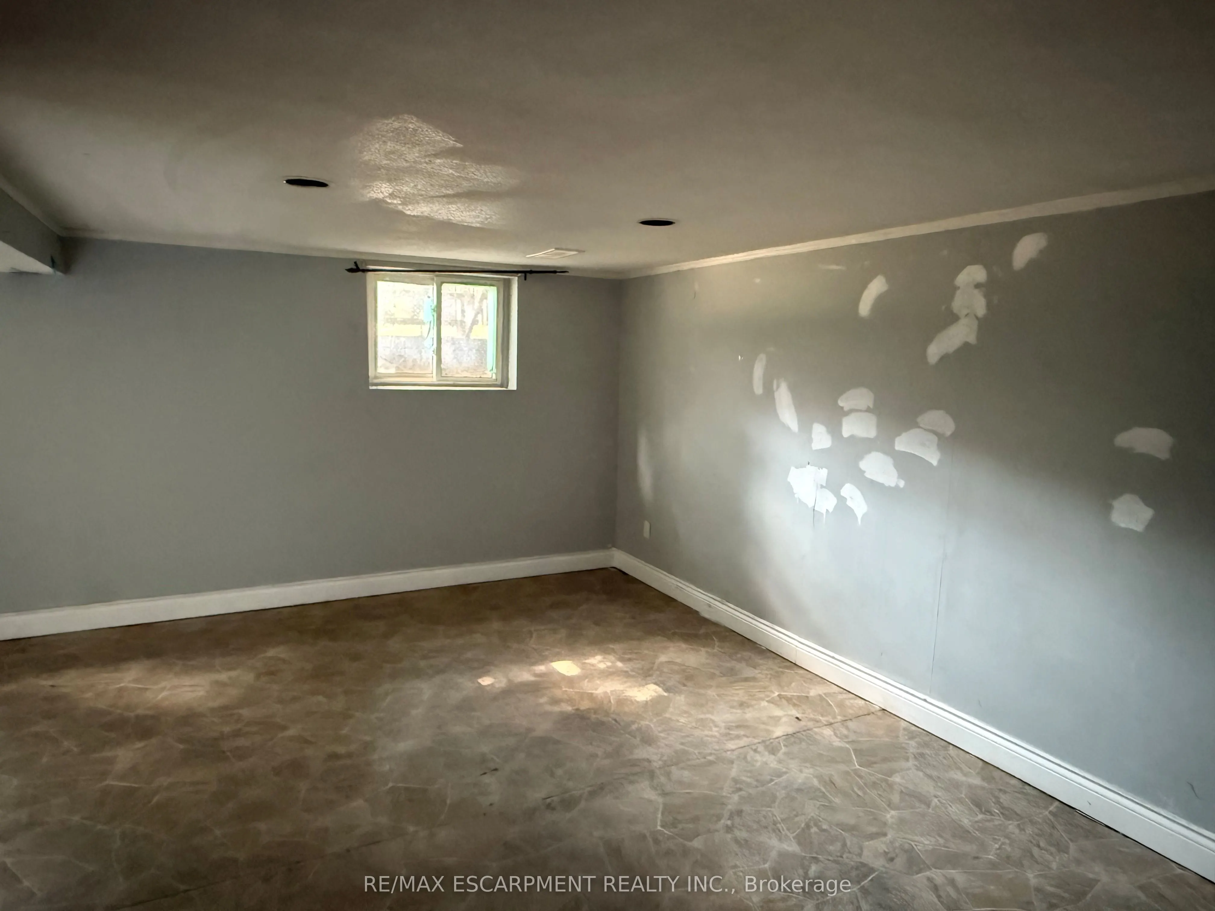 11 GARSIDE Avenue S