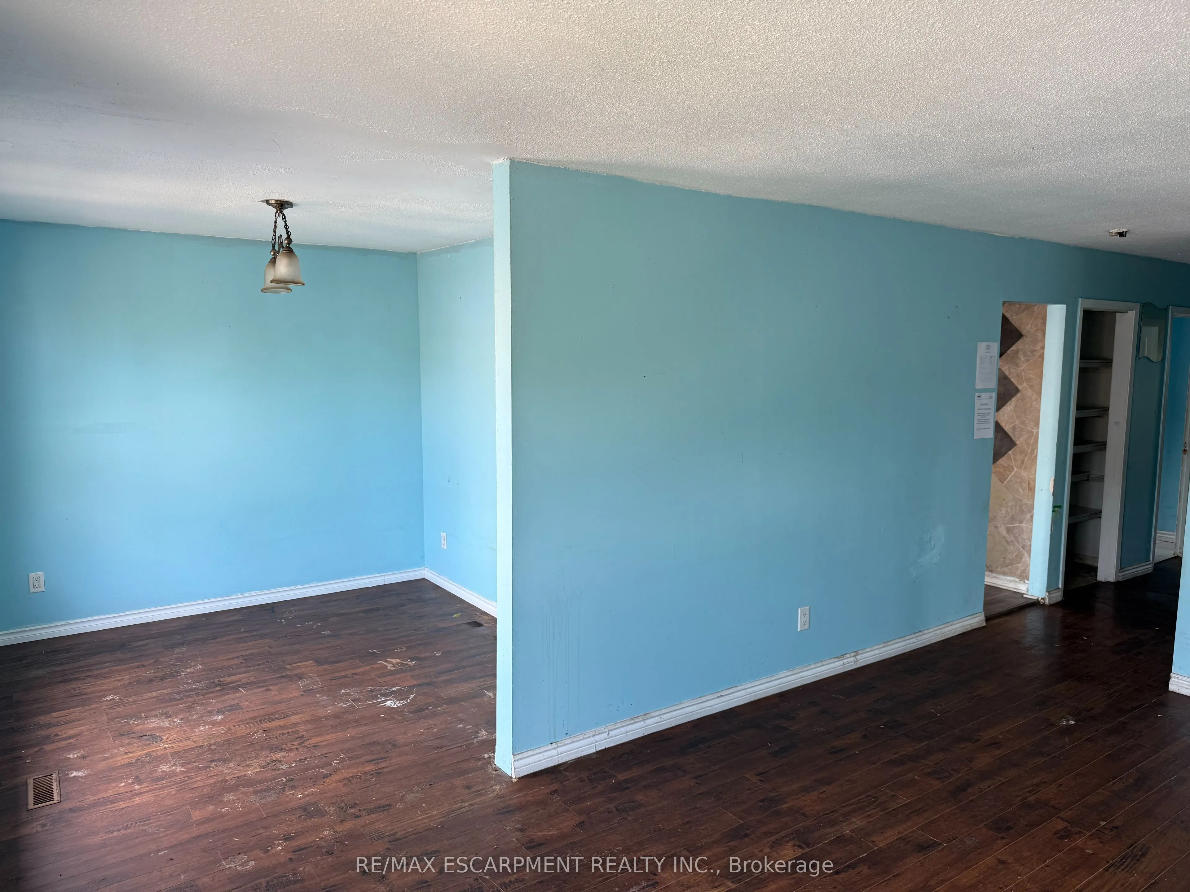11 GARSIDE Avenue S