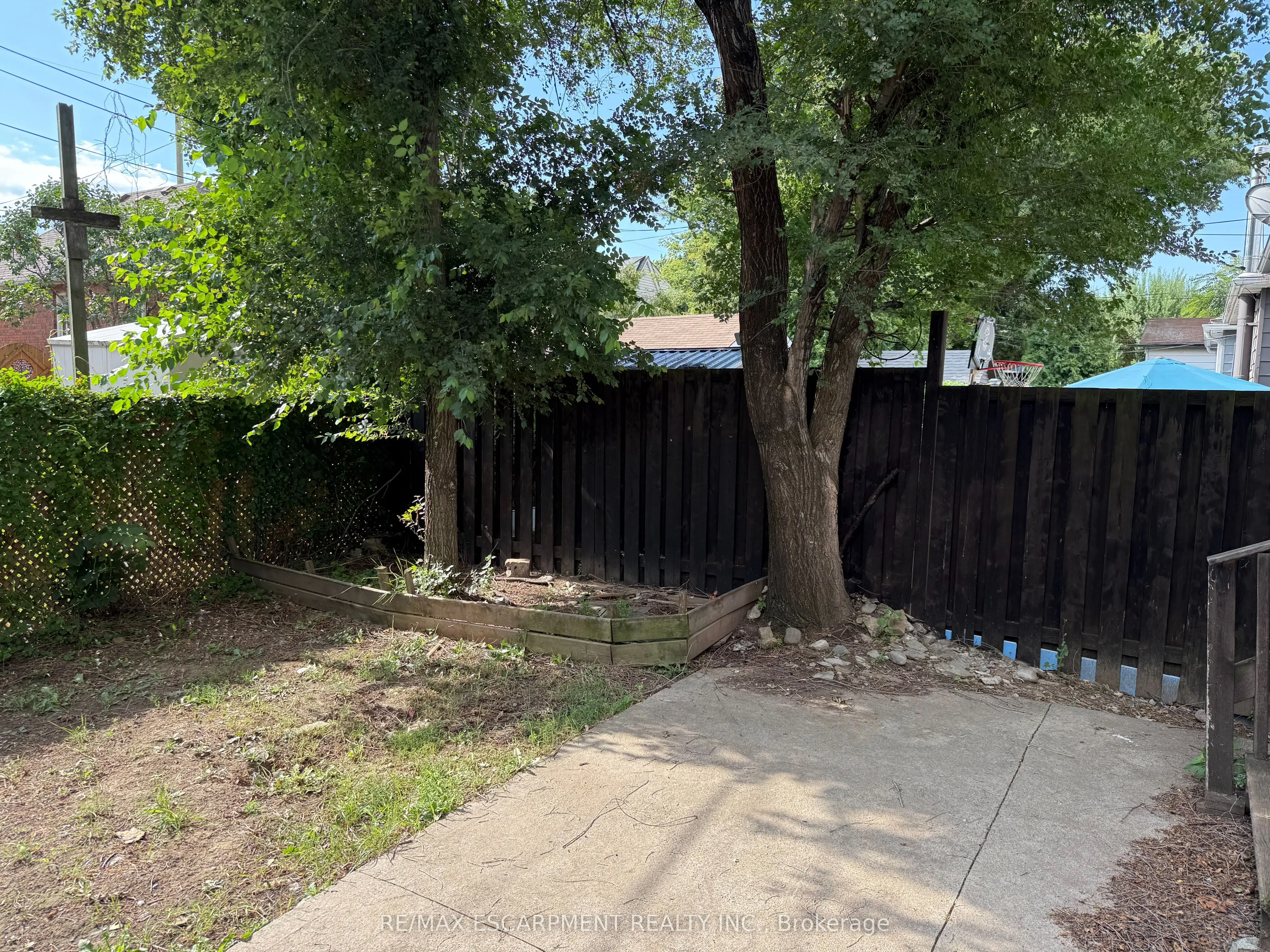 11 GARSIDE Avenue S