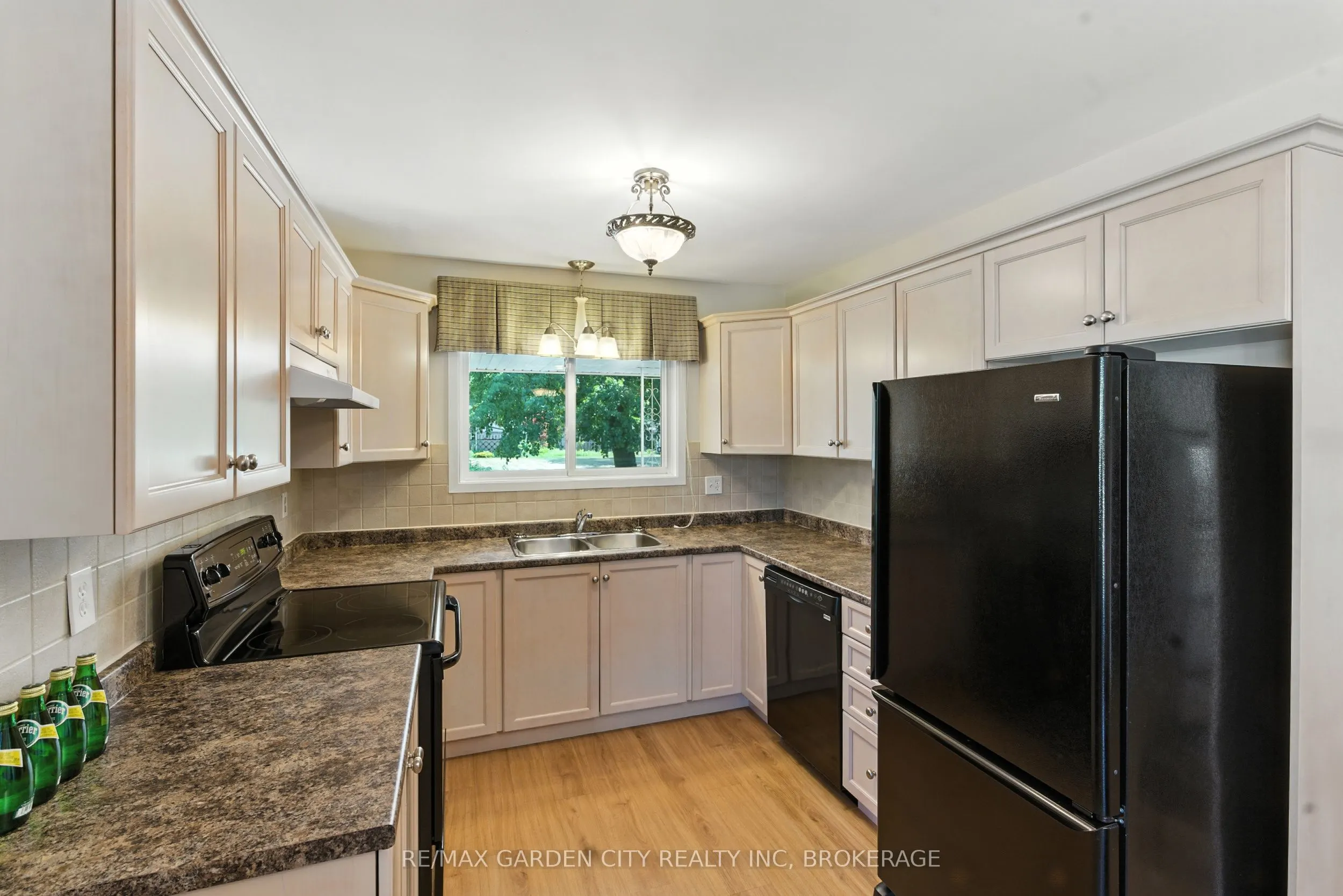 28 Faye Crescent