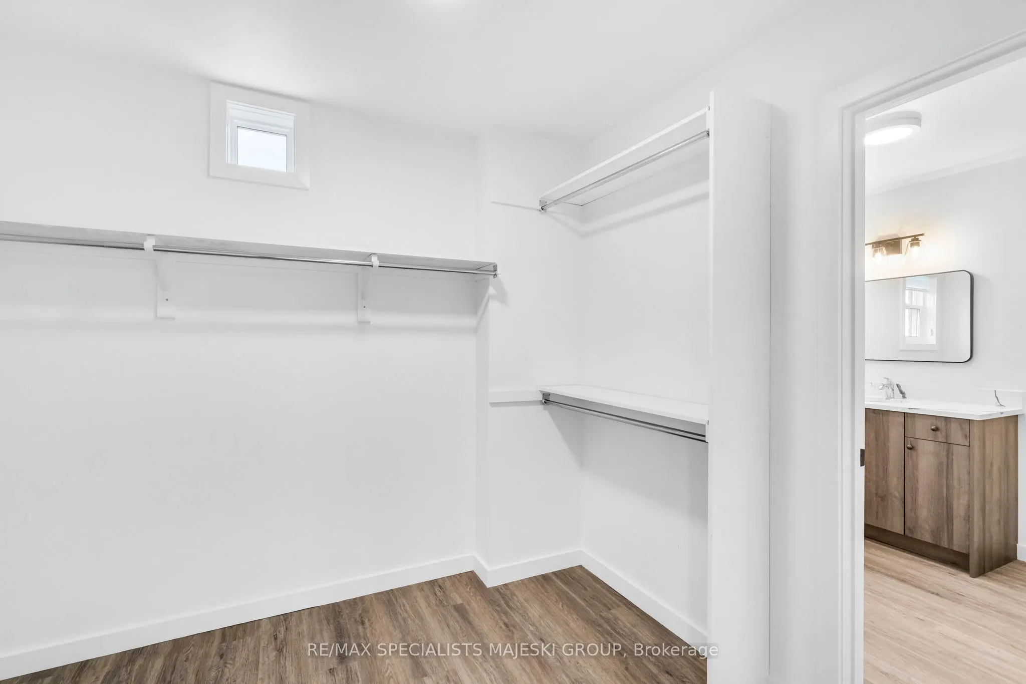 103 Kenilworth Avenue S