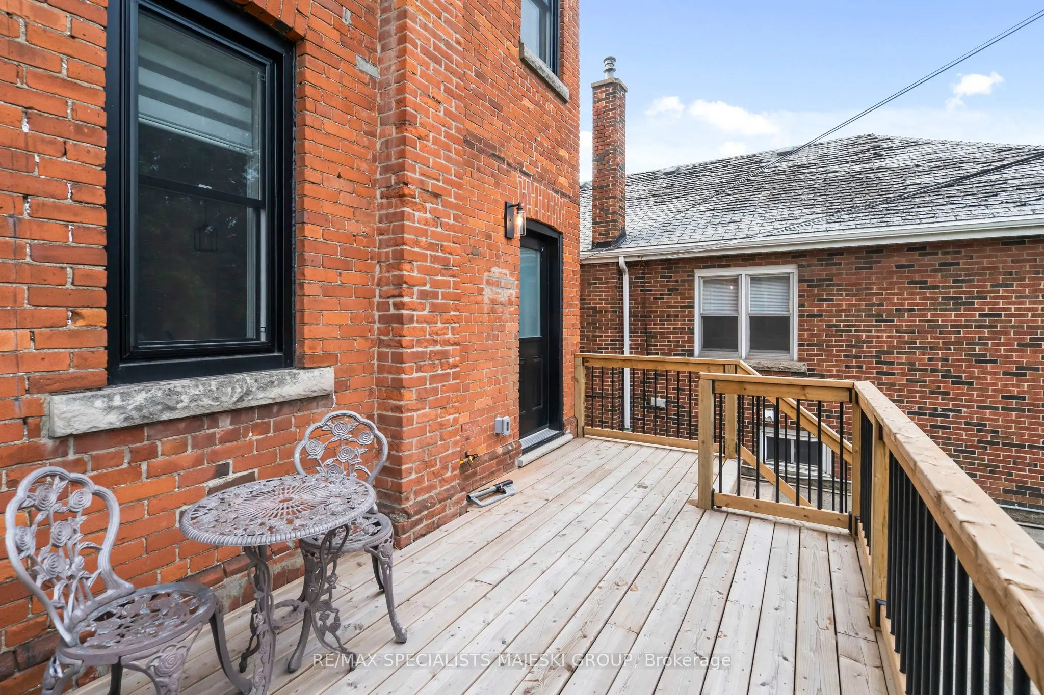 103 Kenilworth Avenue S