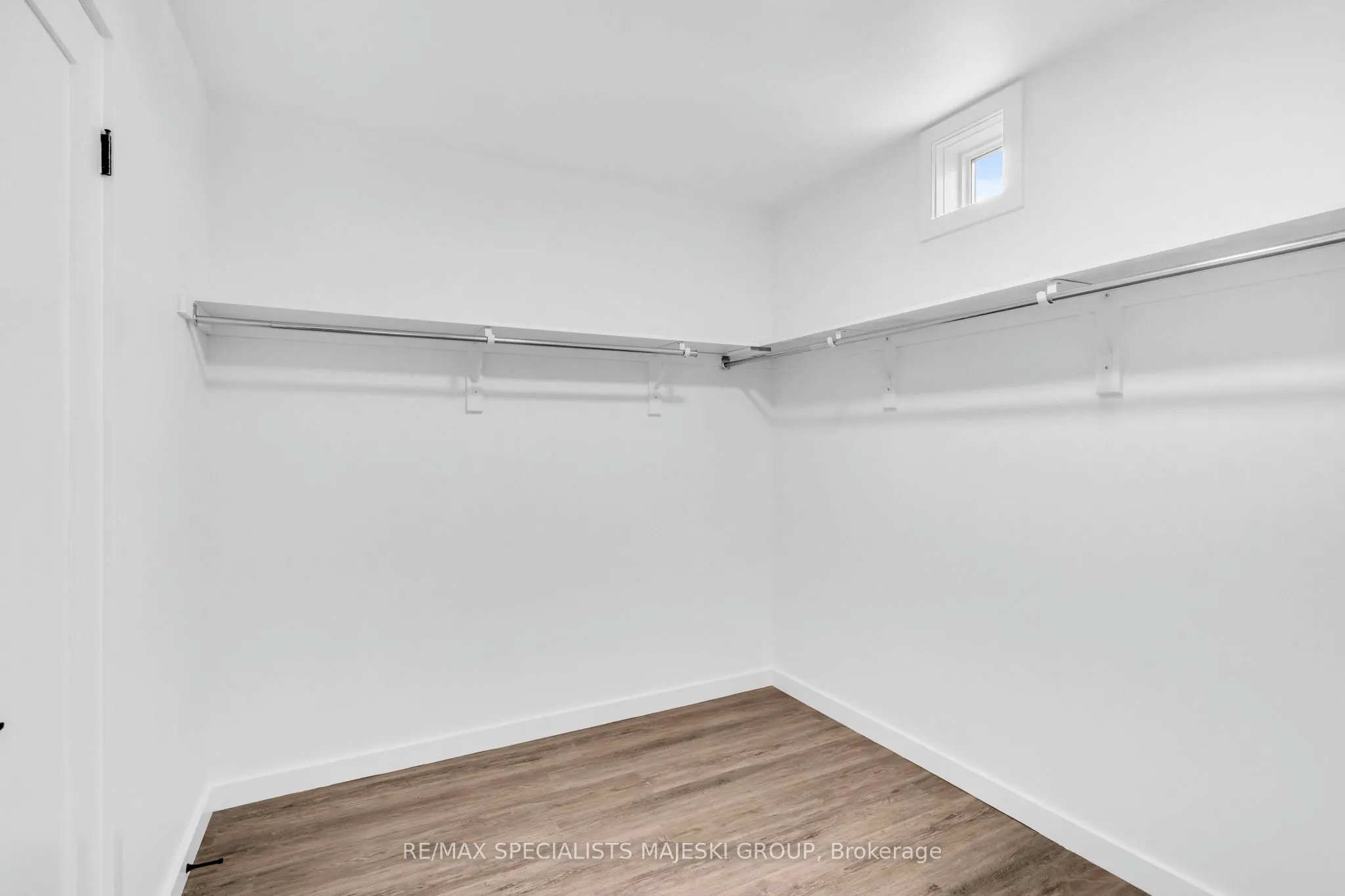 103 Kenilworth Avenue S