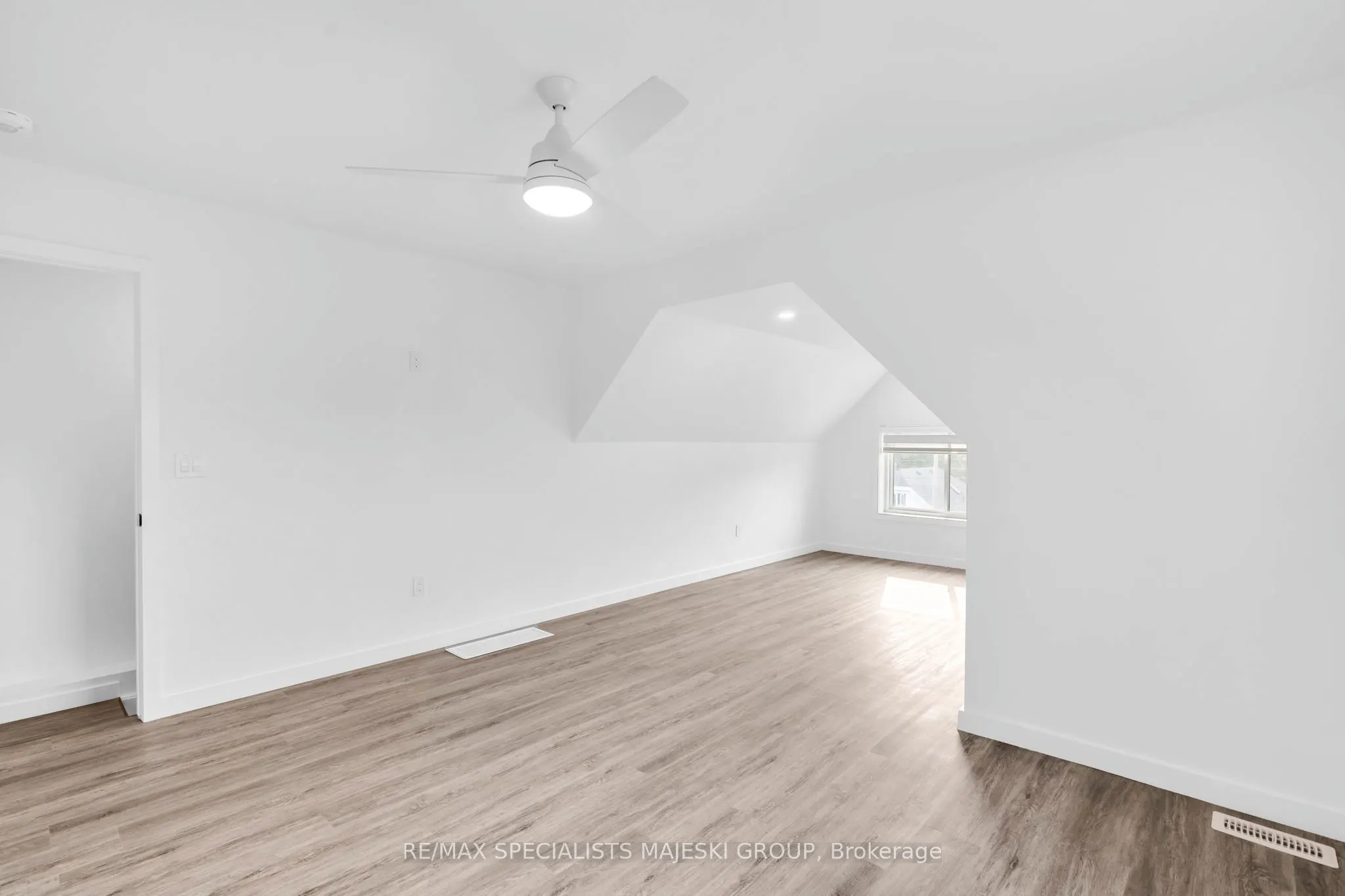 103 Kenilworth Avenue S