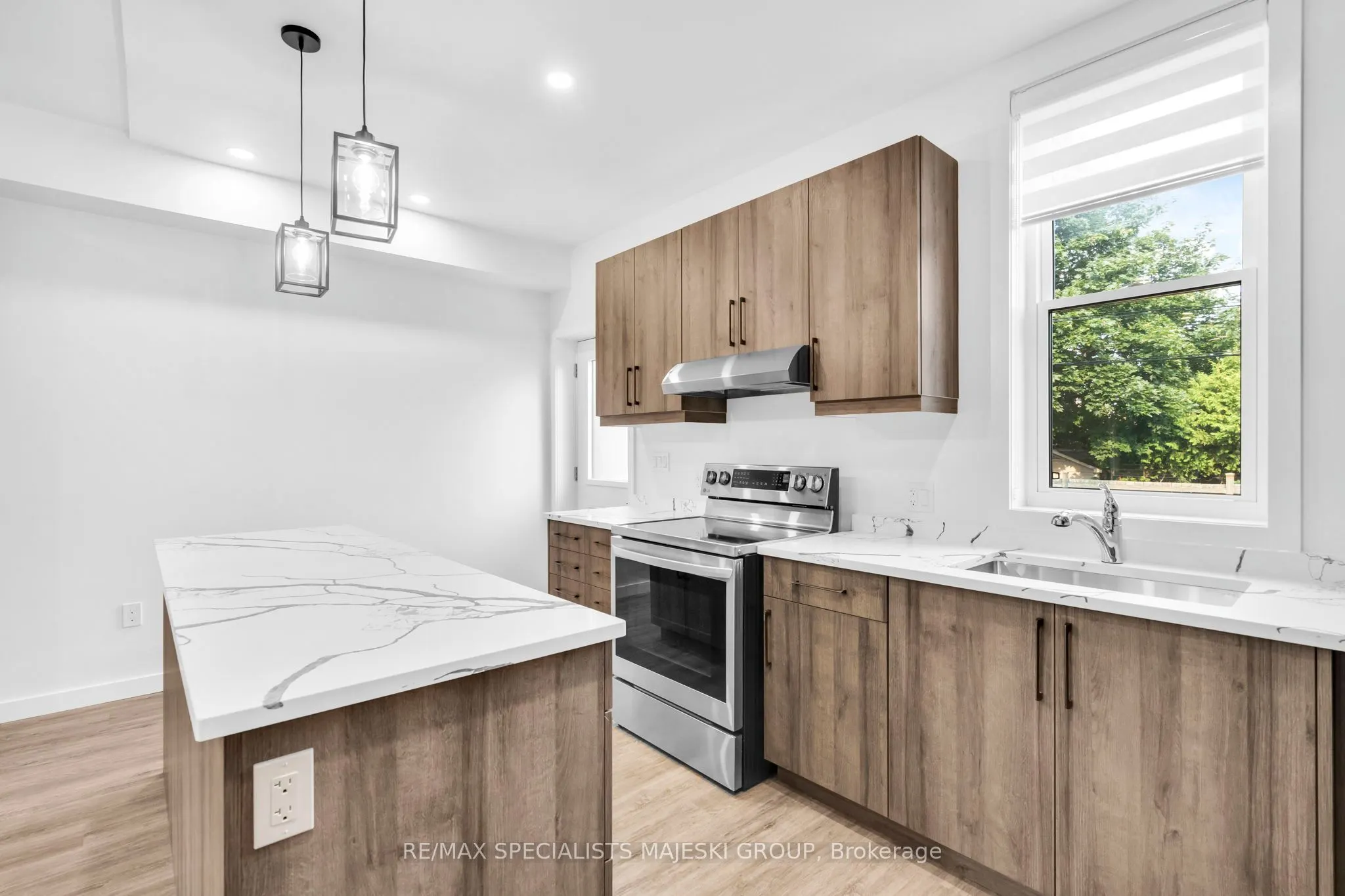 103 Kenilworth Avenue S