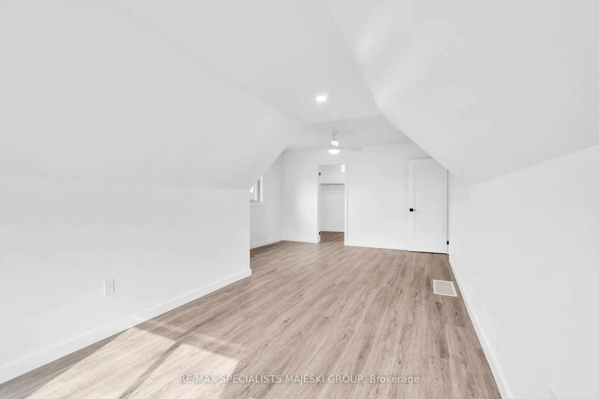 103 Kenilworth Avenue S