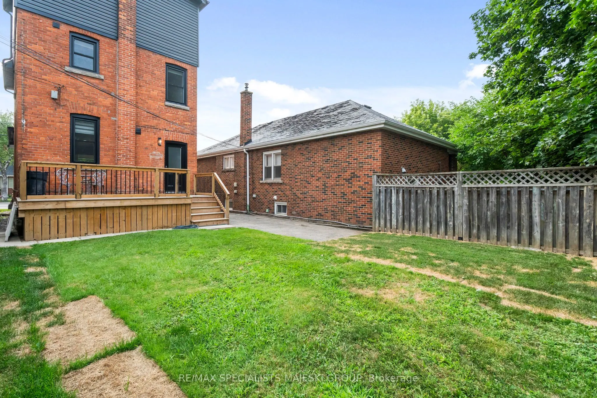 103 Kenilworth Avenue S