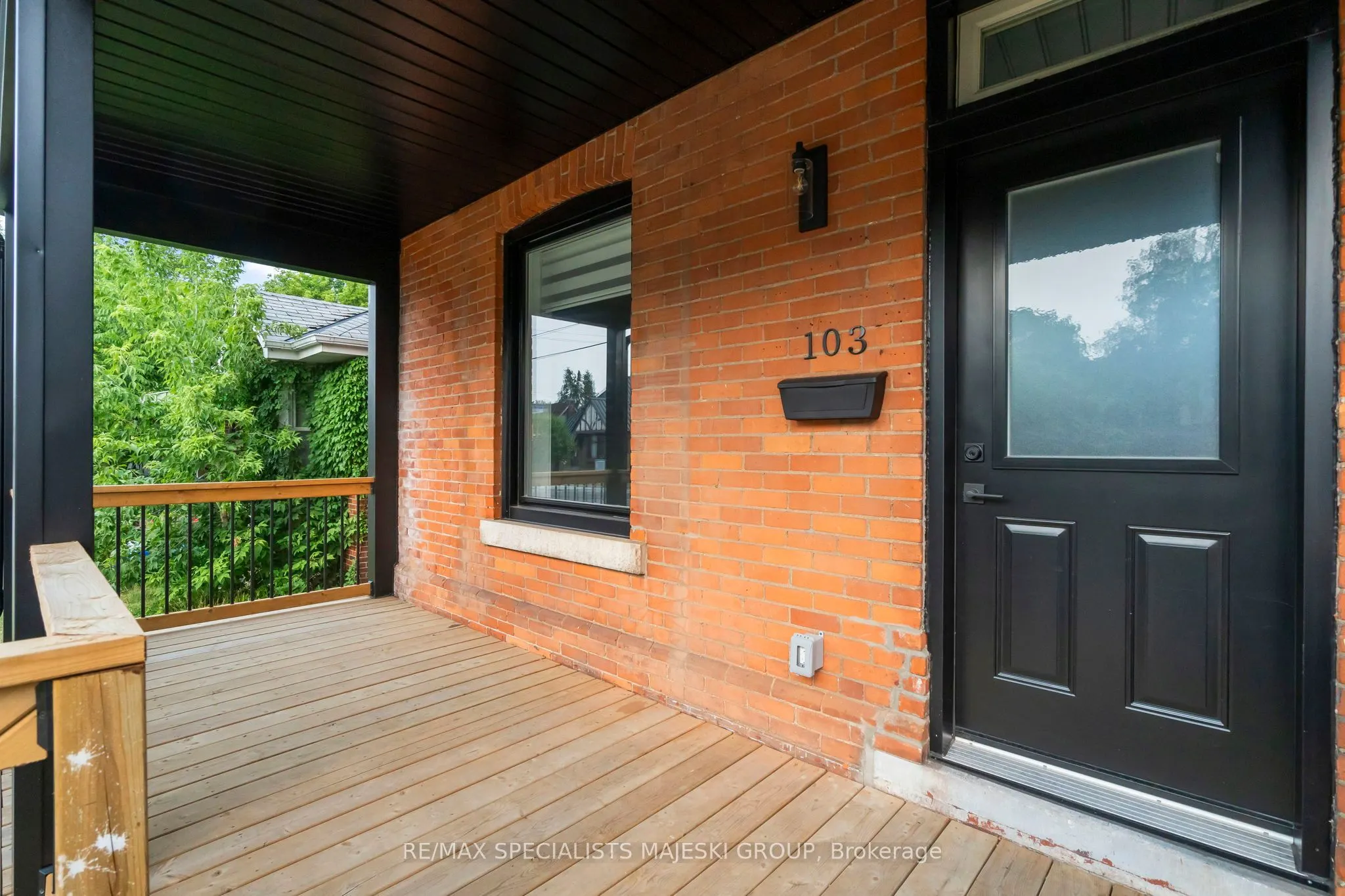 103 Kenilworth Avenue S