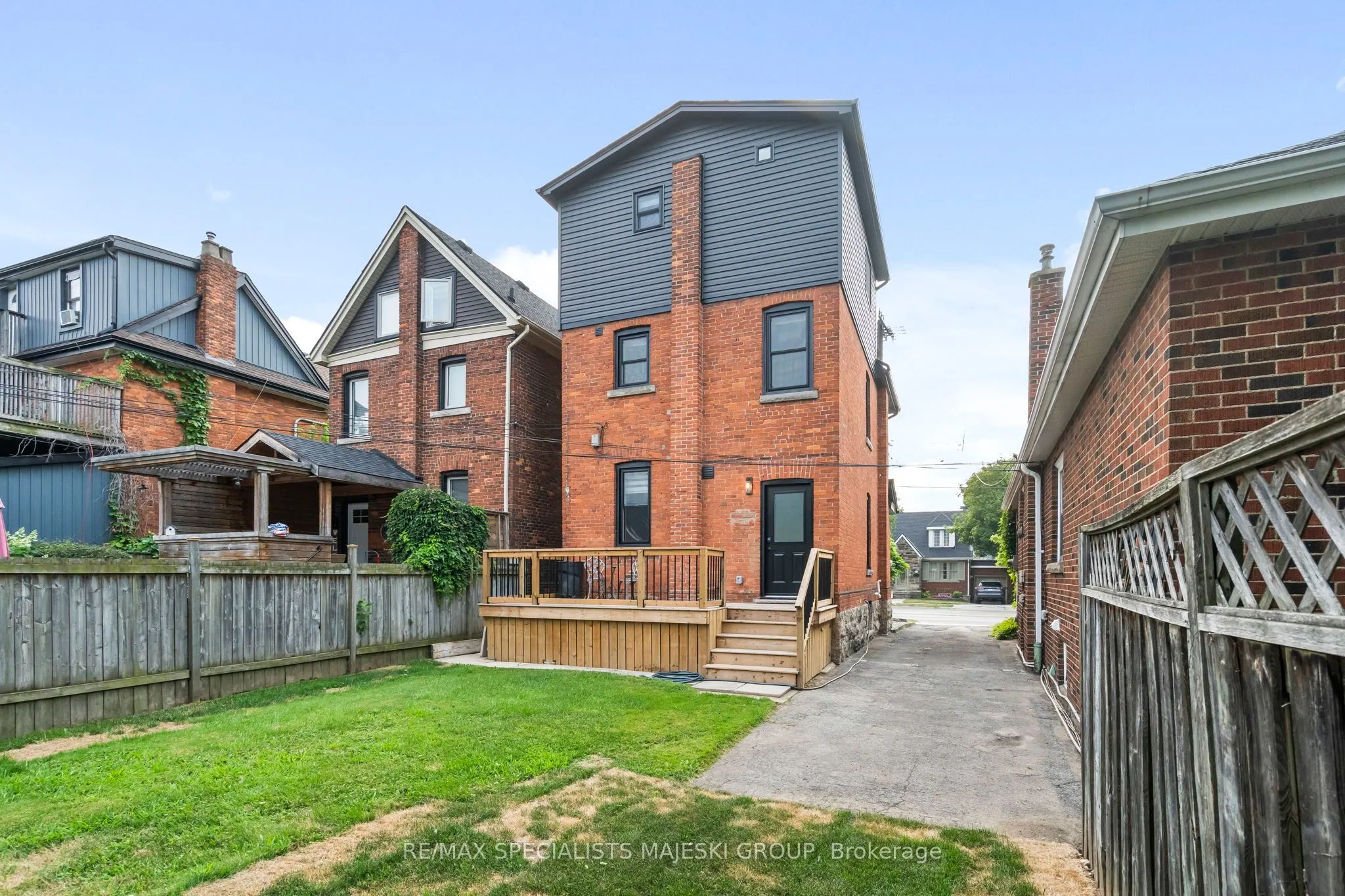 103 Kenilworth Avenue S