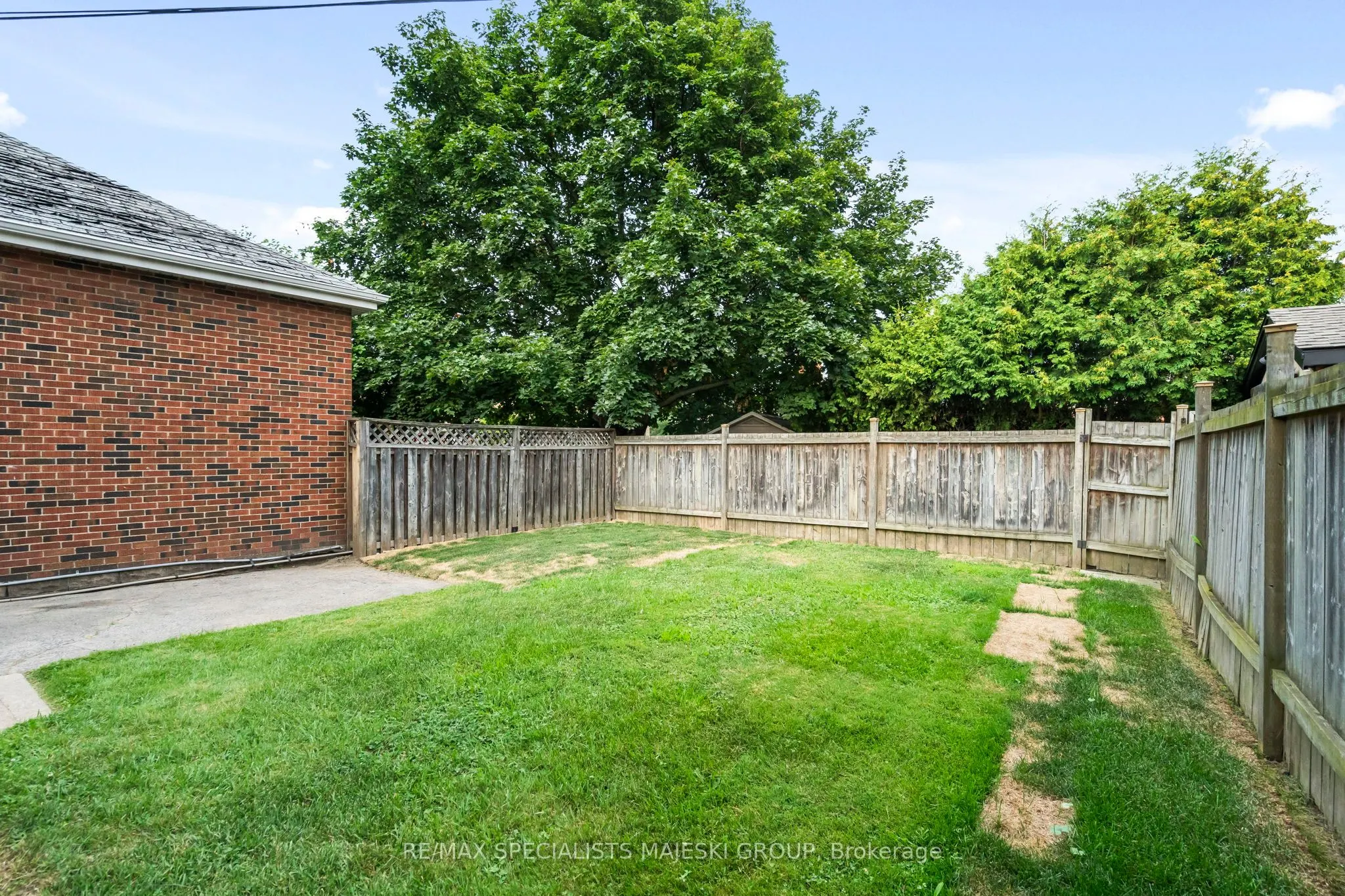 103 Kenilworth Avenue S