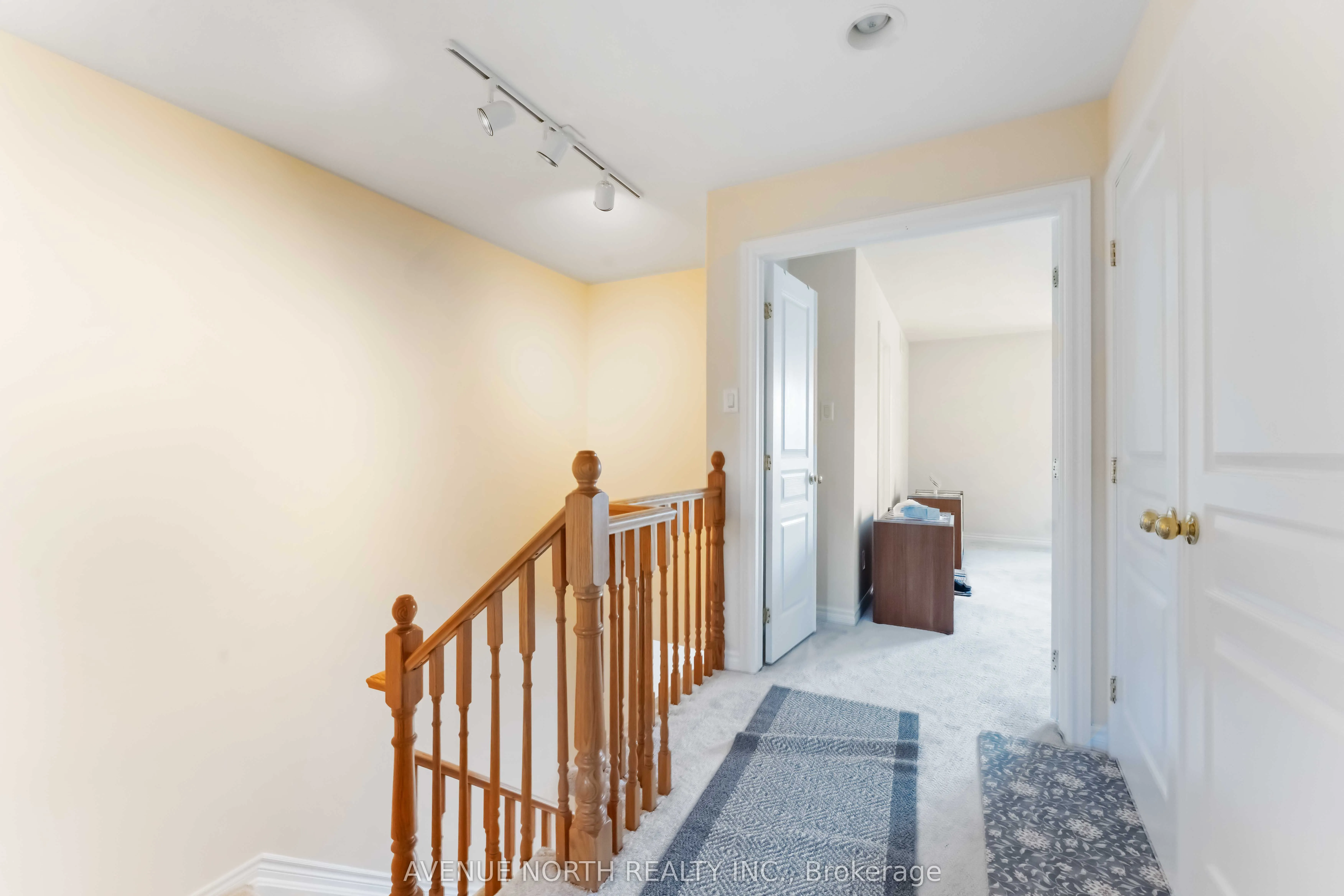 241 Waymark Crescent