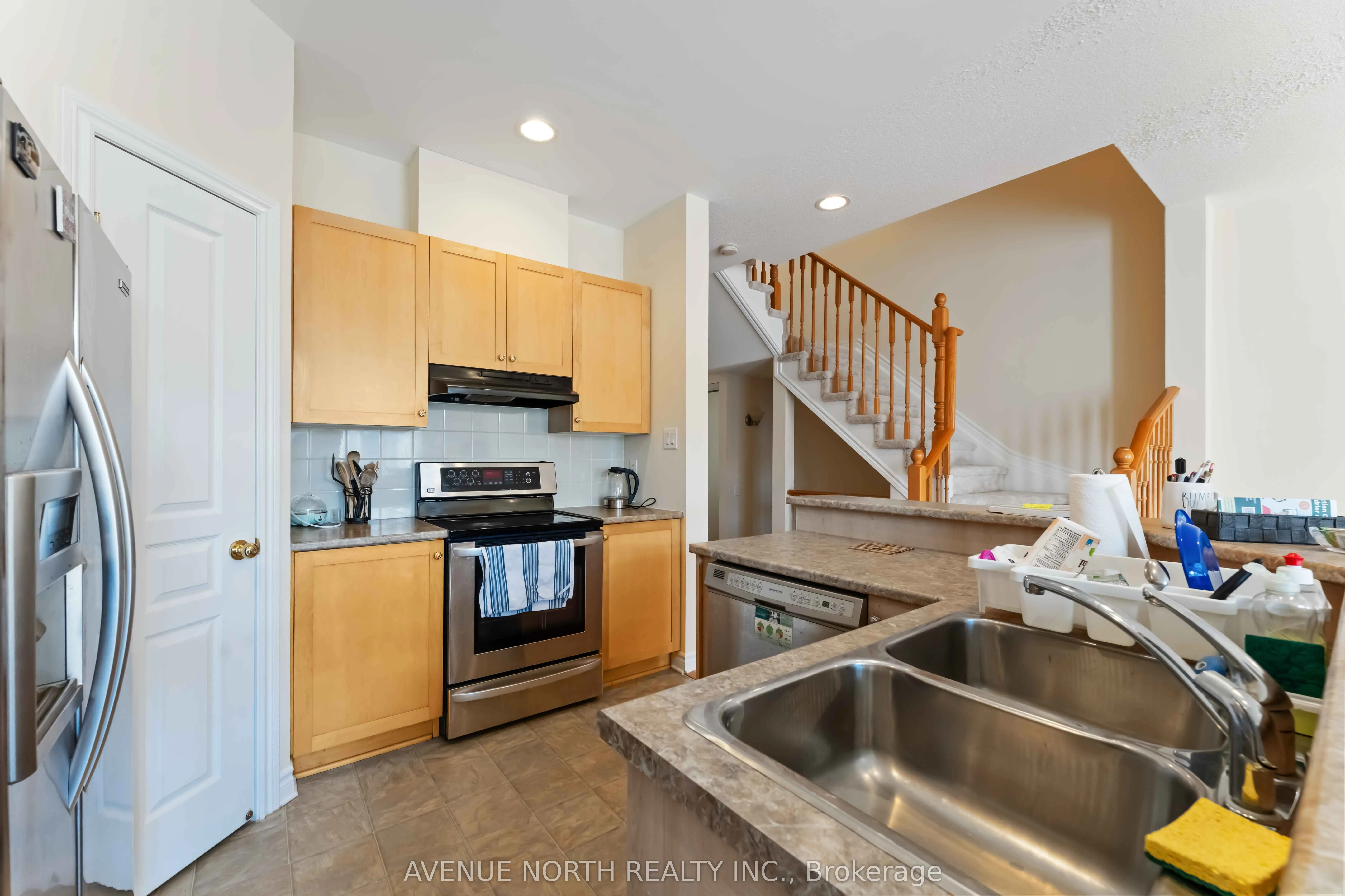 241 Waymark Crescent