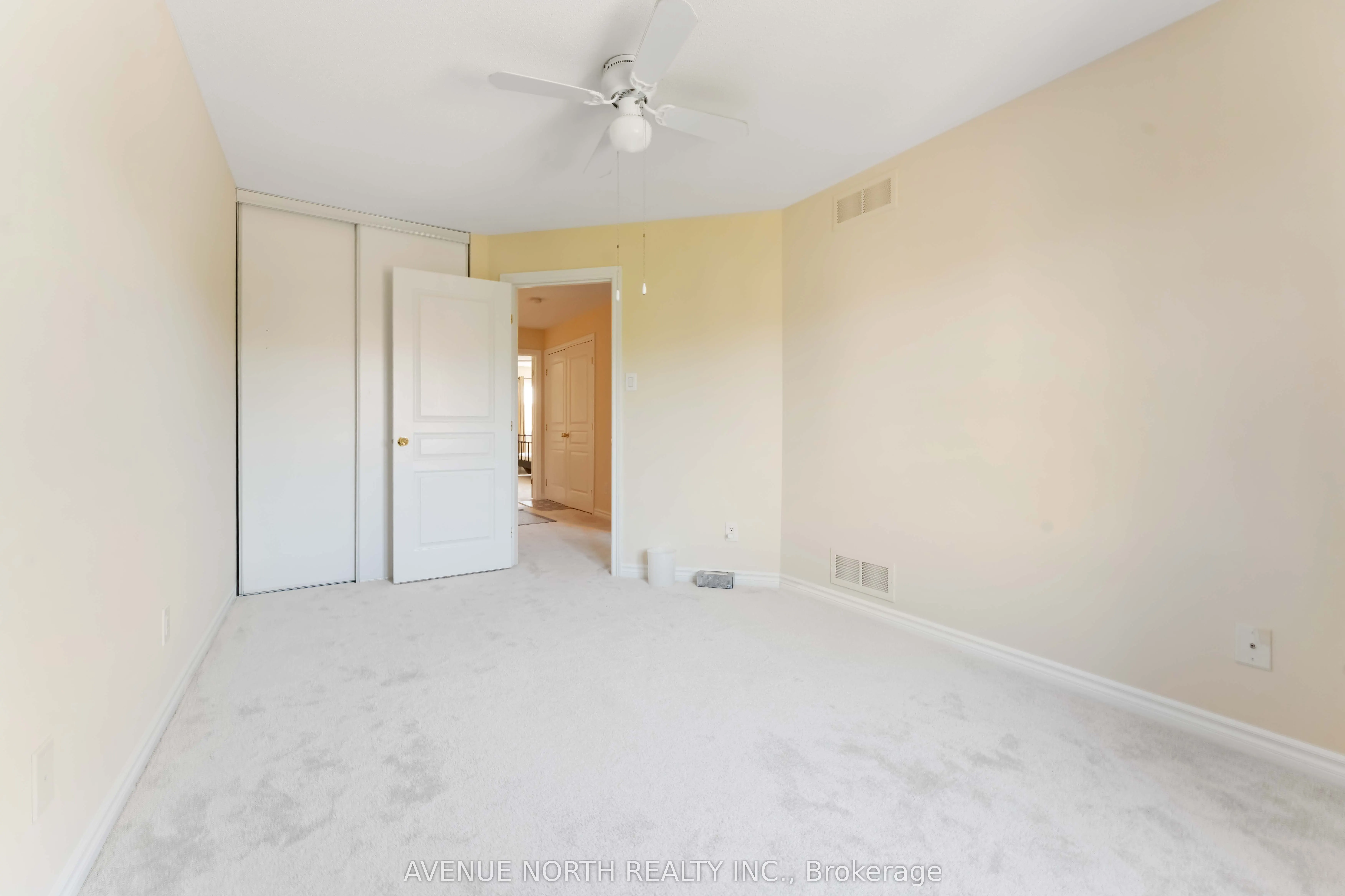 241 Waymark Crescent