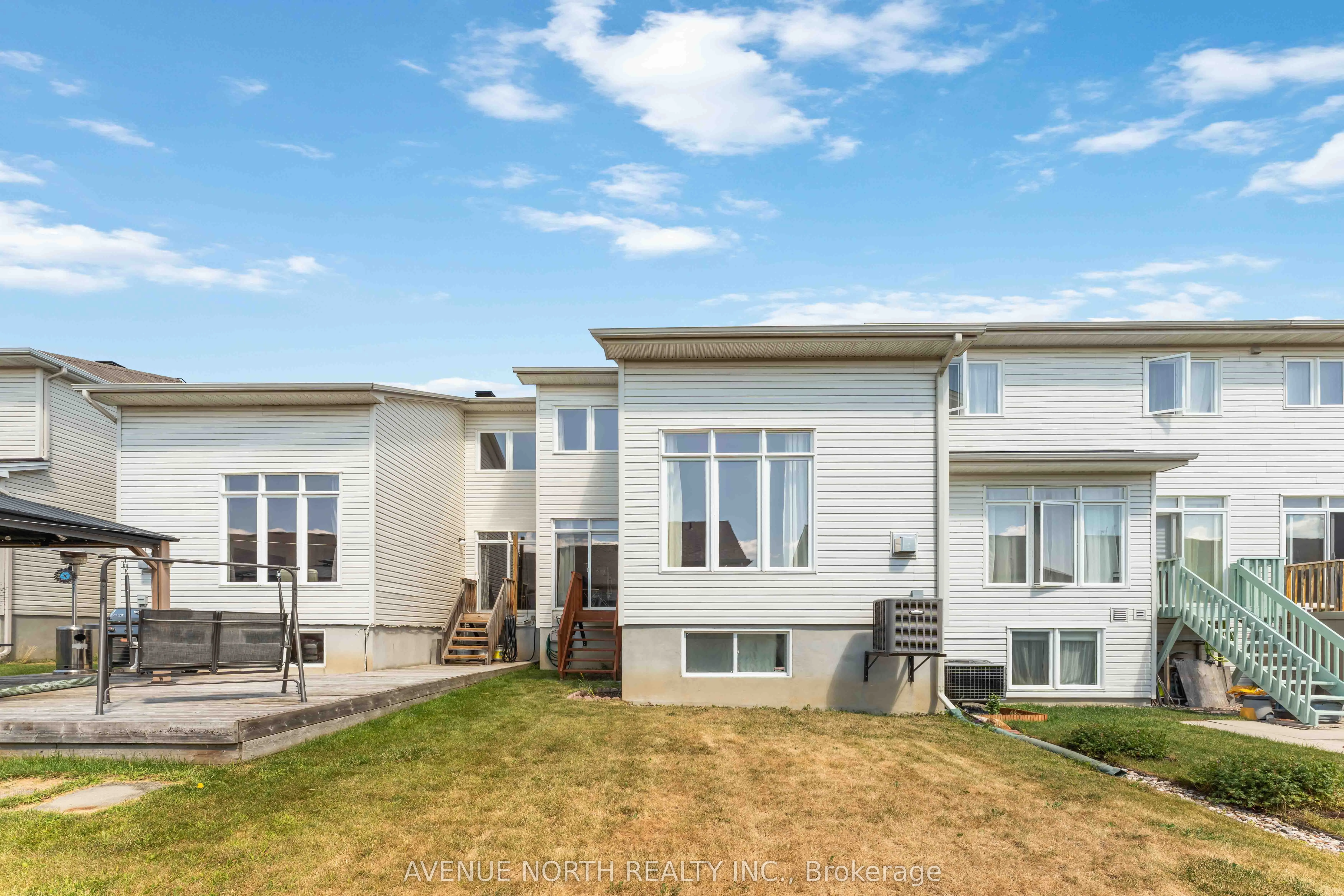 241 Waymark Crescent