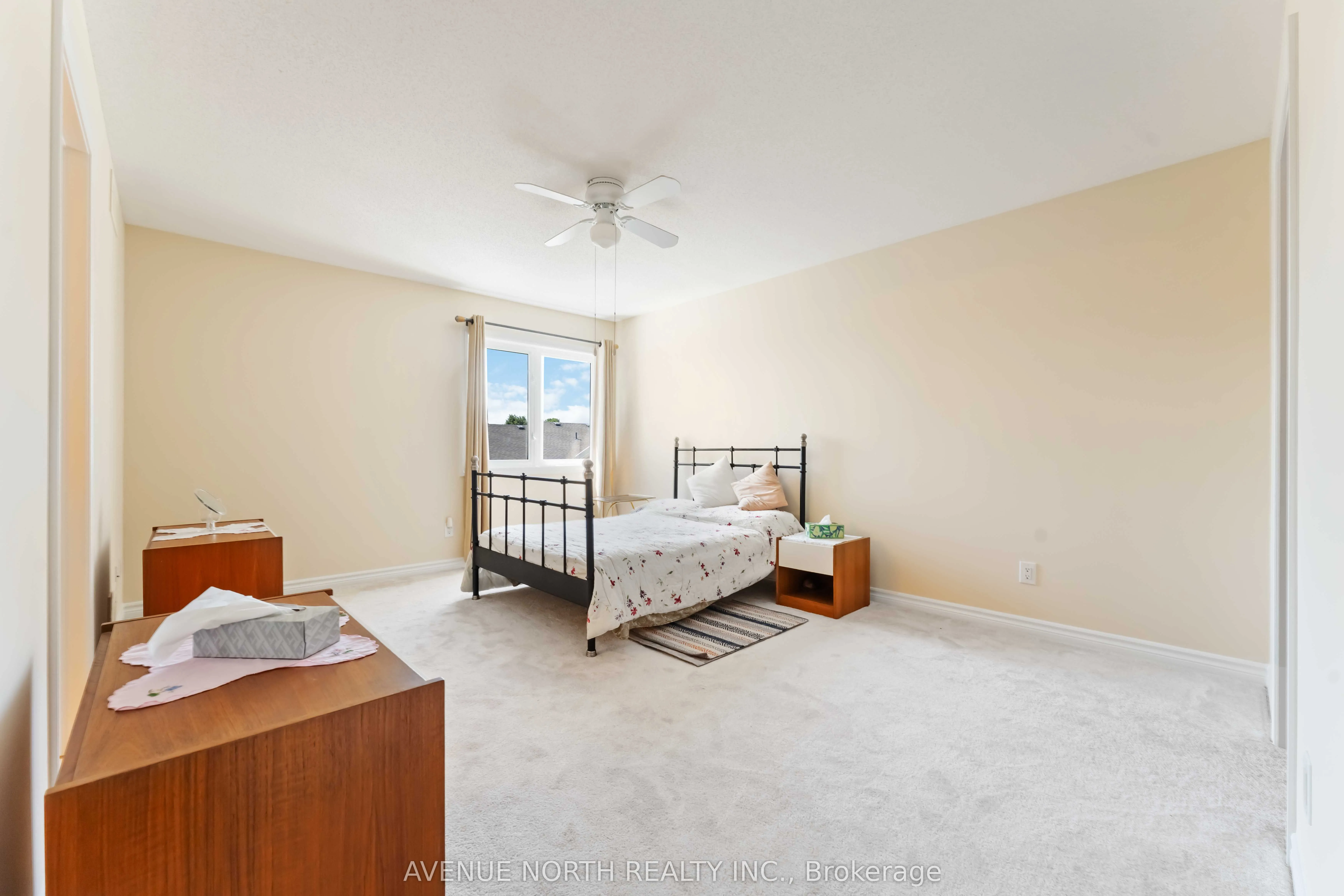 241 Waymark Crescent