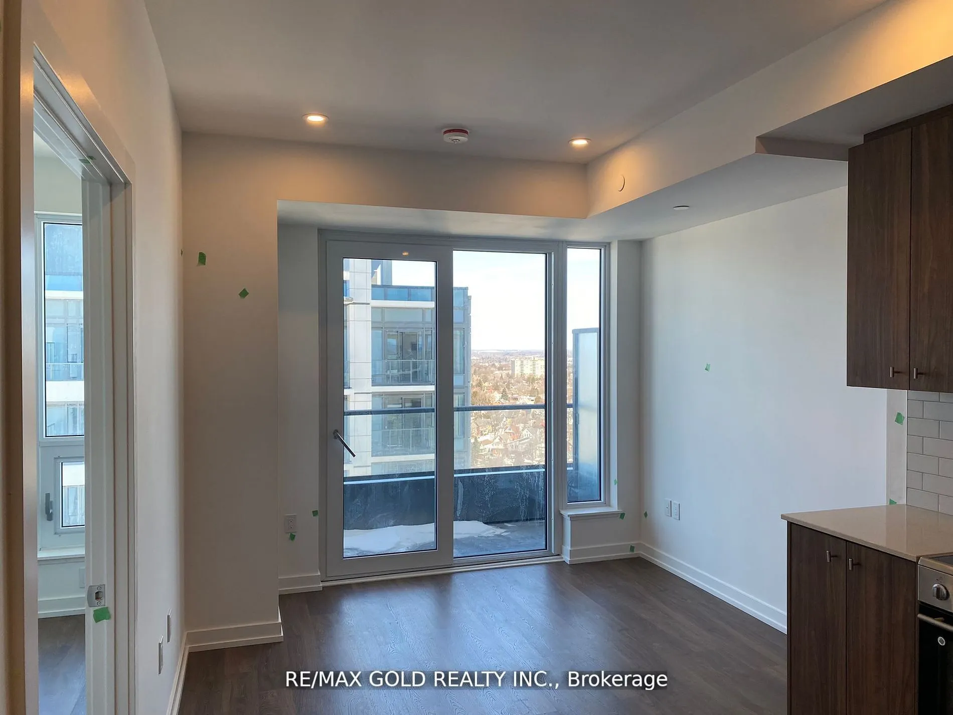 15 Wellington Street S, #1914