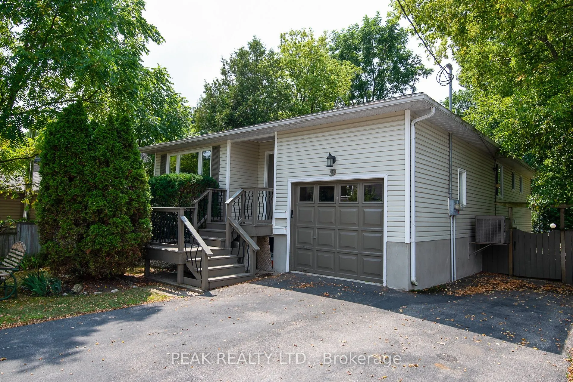9 Macville Avenue