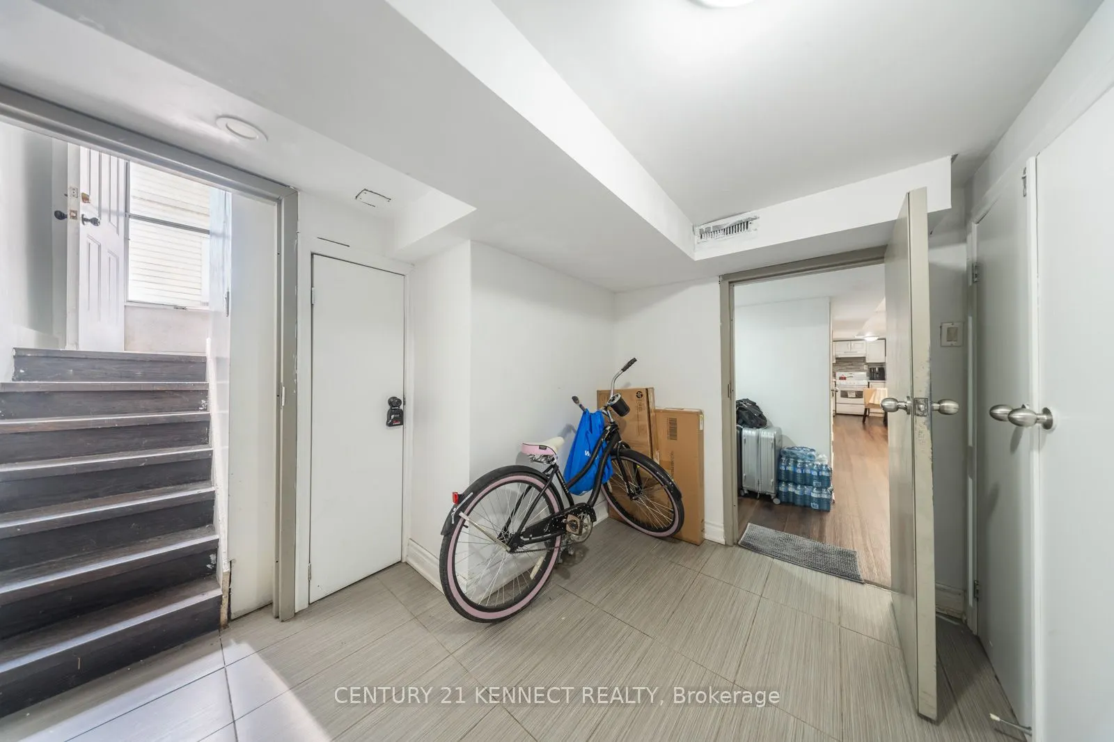 4475/4477 Hiram Street, #15