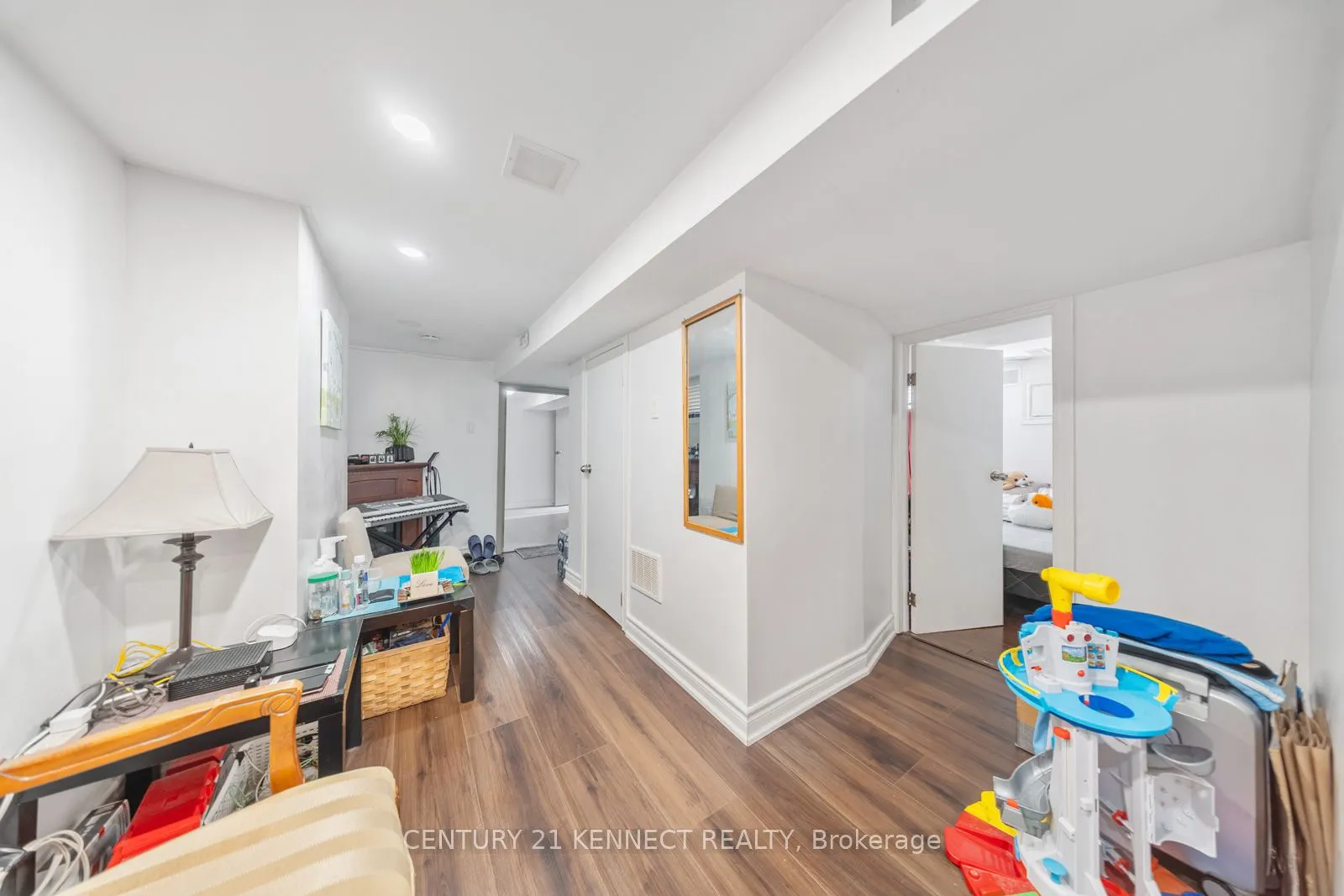 4475/4477 Hiram Street, #15