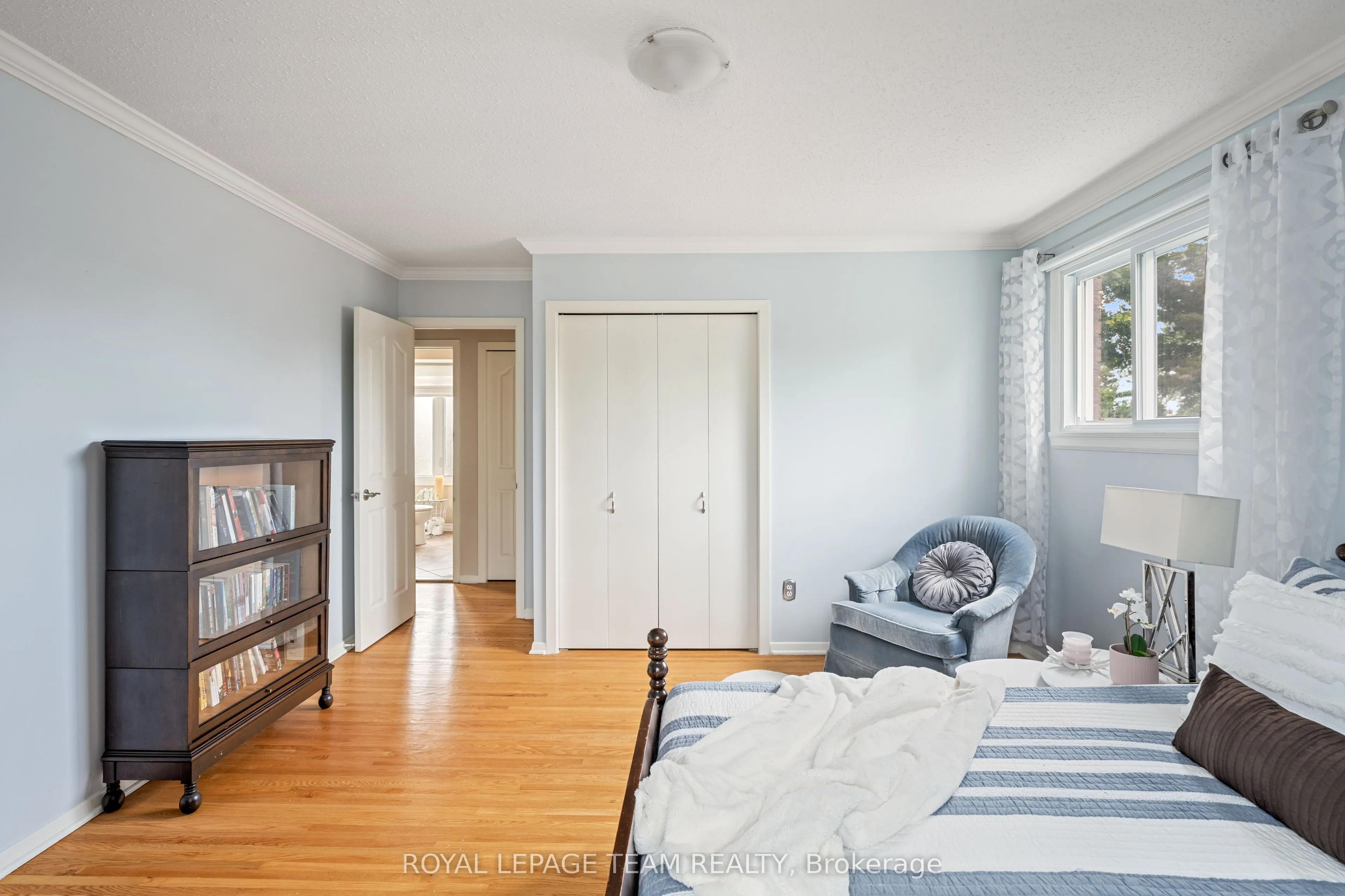 2128 Hubbard Crescent