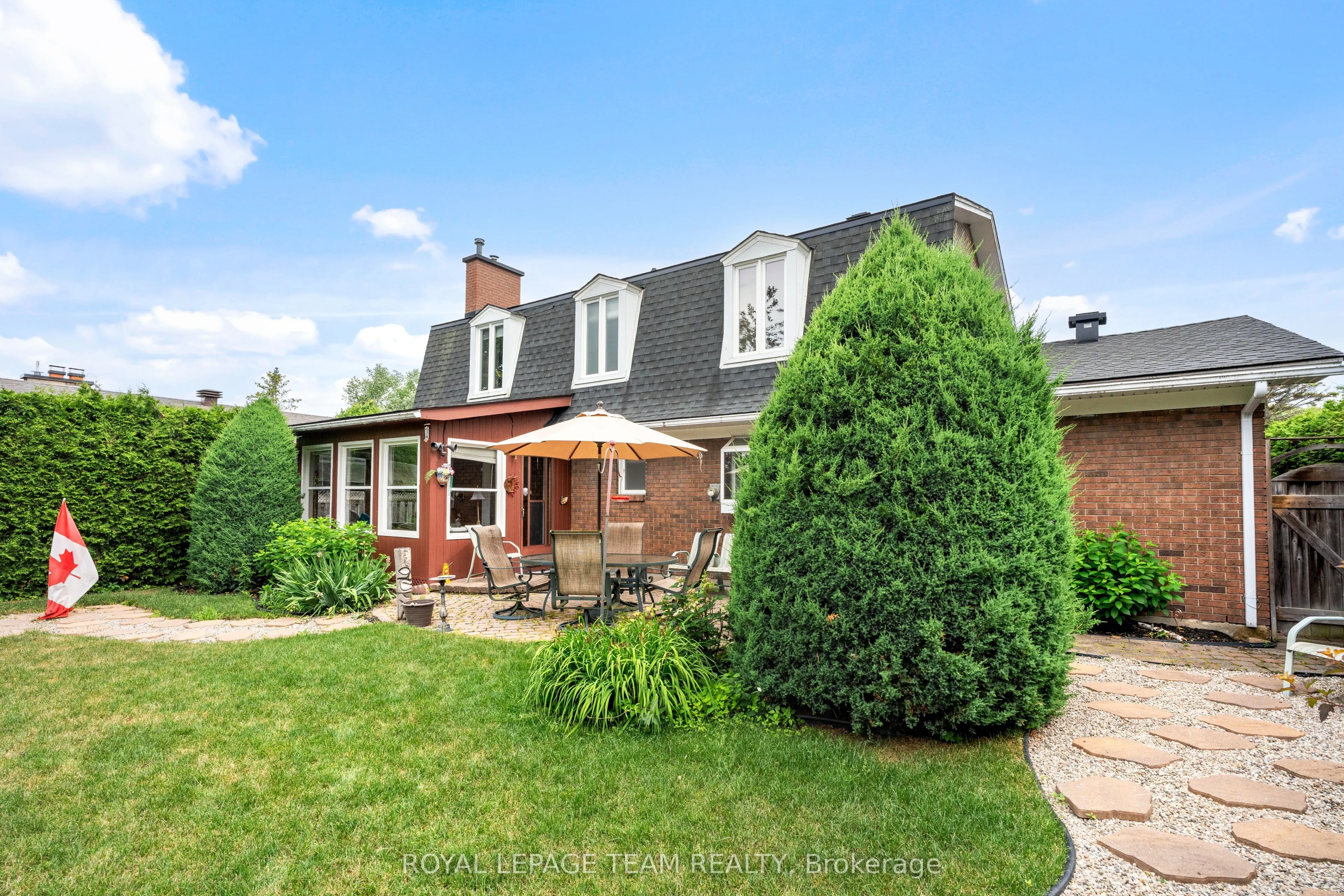 2128 Hubbard Crescent