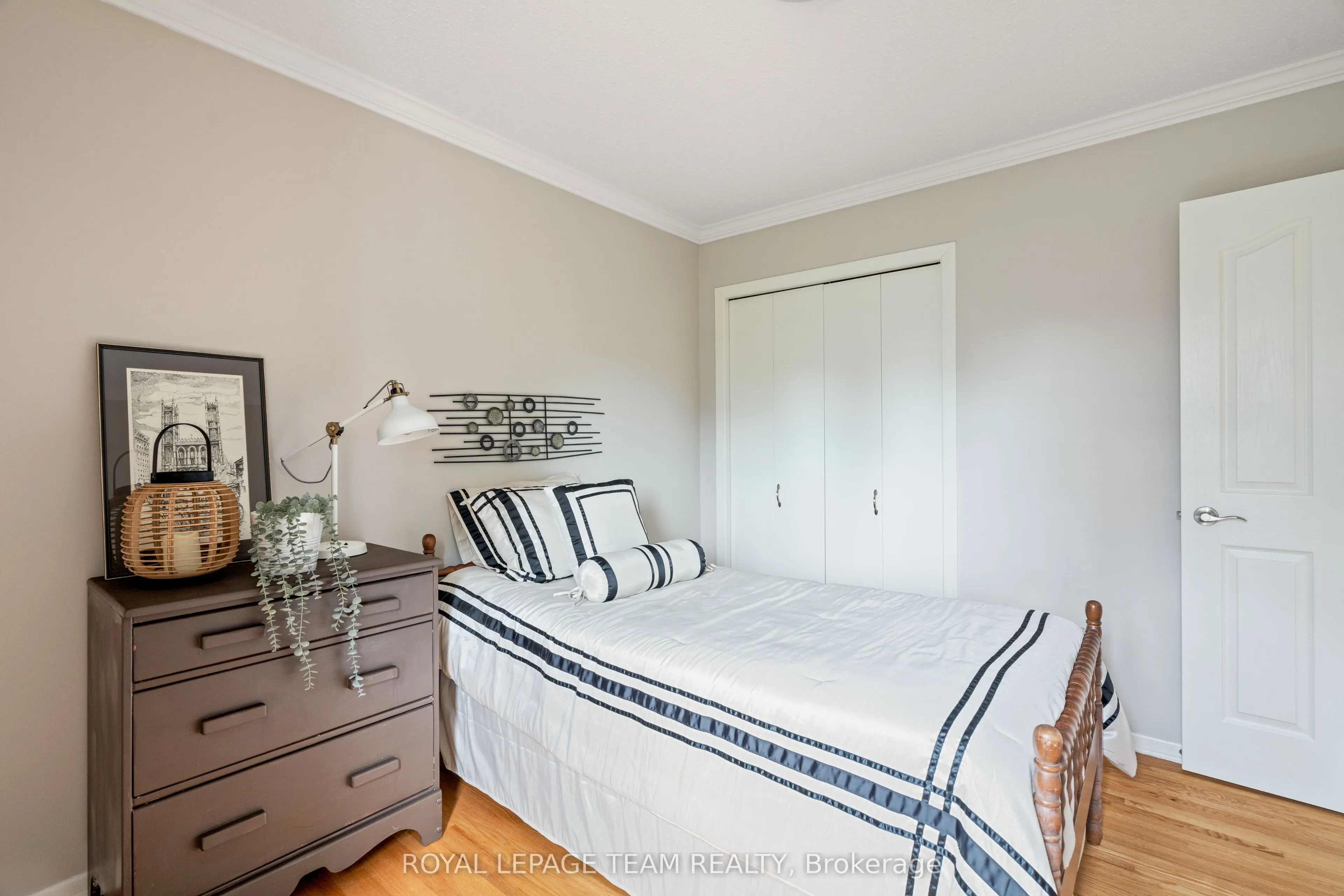 2128 Hubbard Crescent