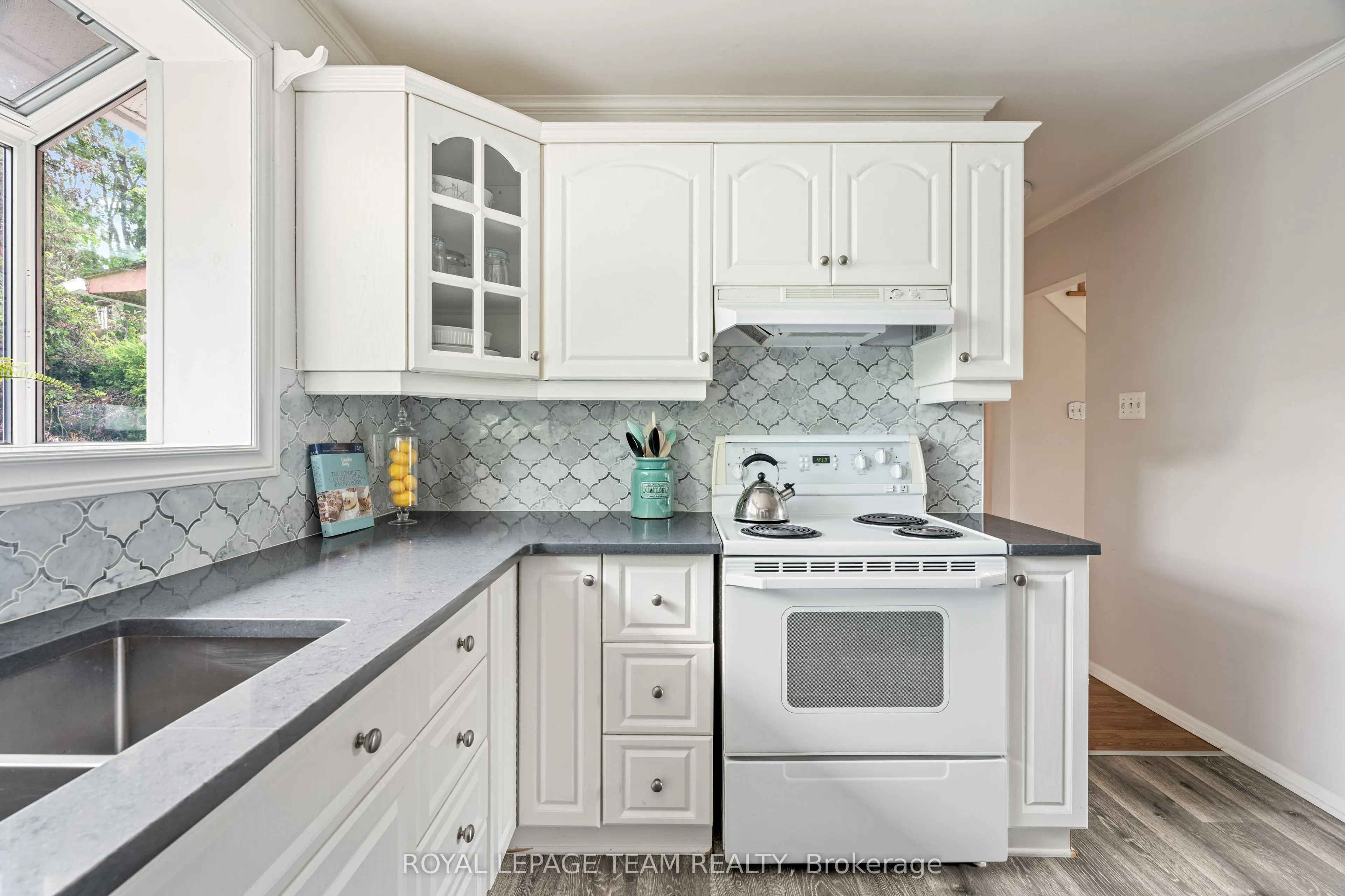 2128 Hubbard Crescent
