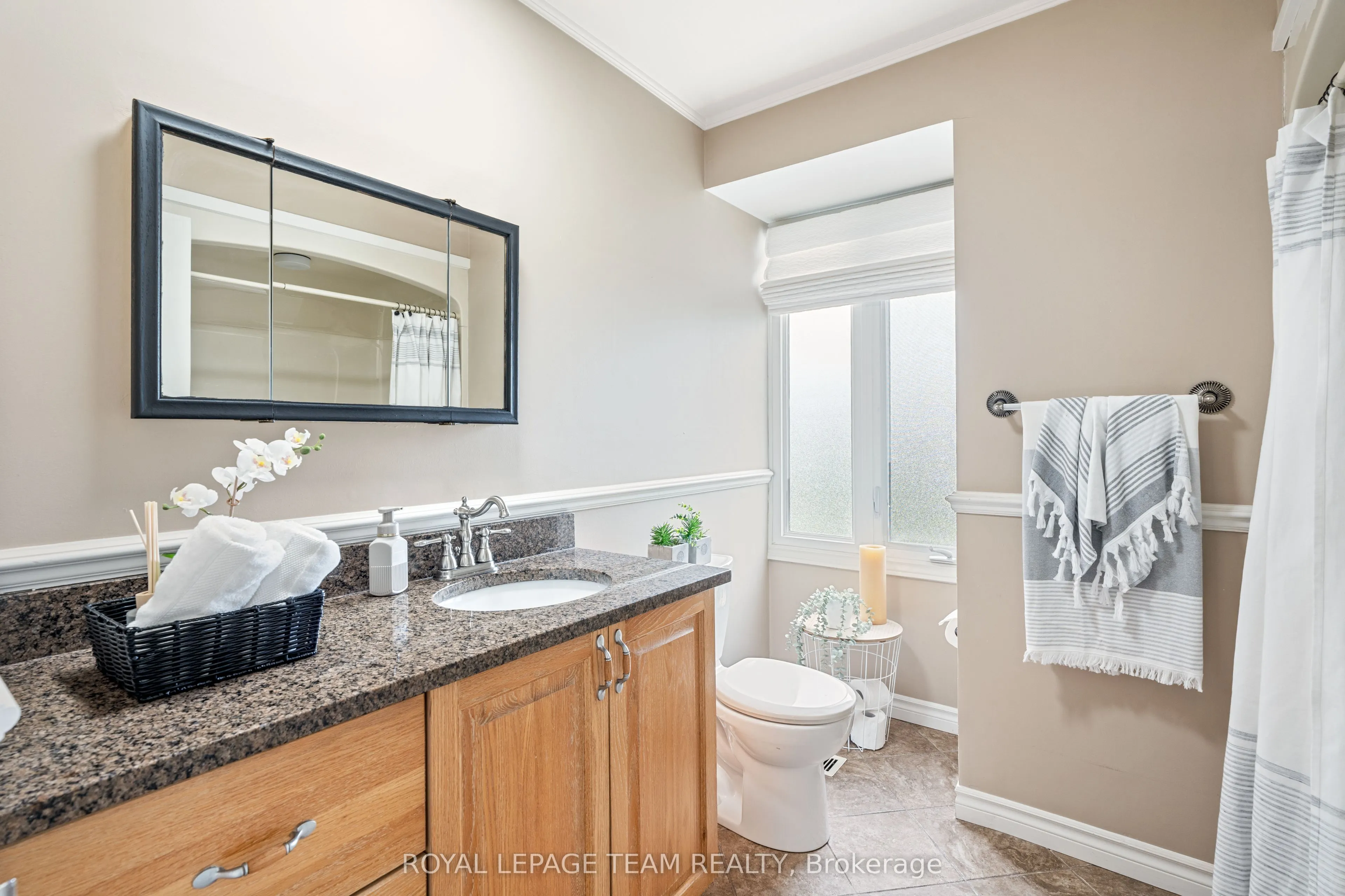 2128 Hubbard Crescent