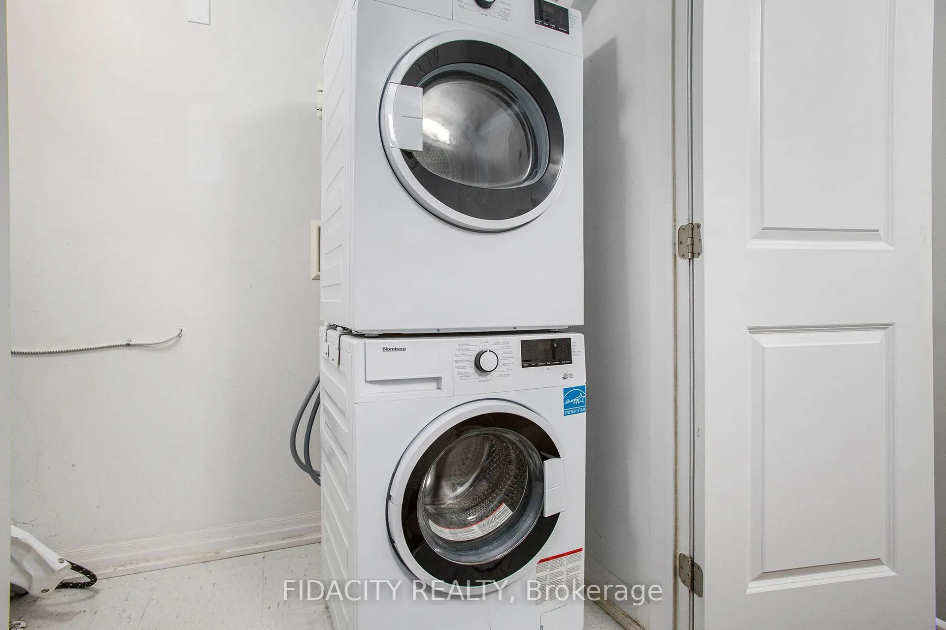 242 Rideau Street, #1105