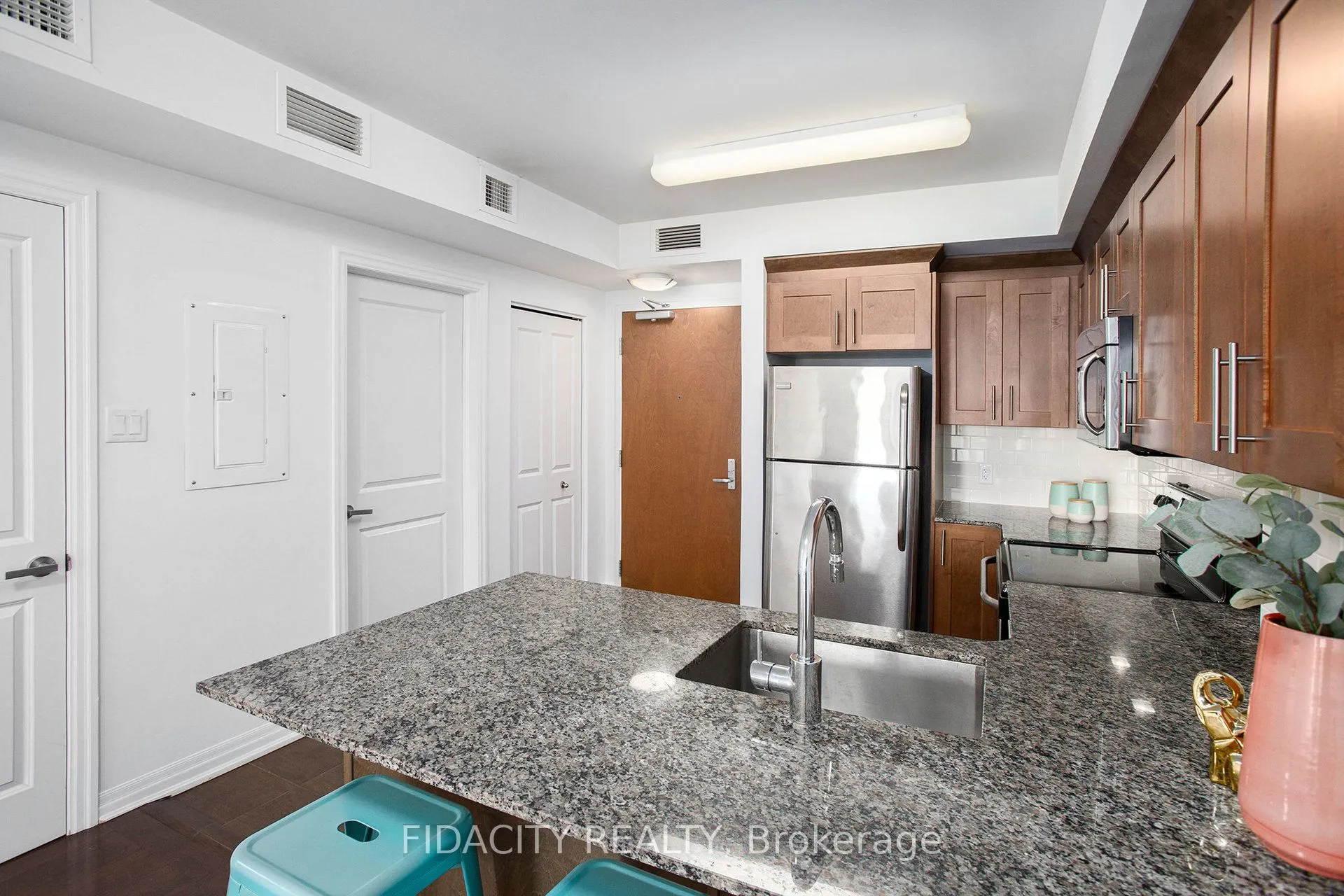 242 Rideau Street, #1105
