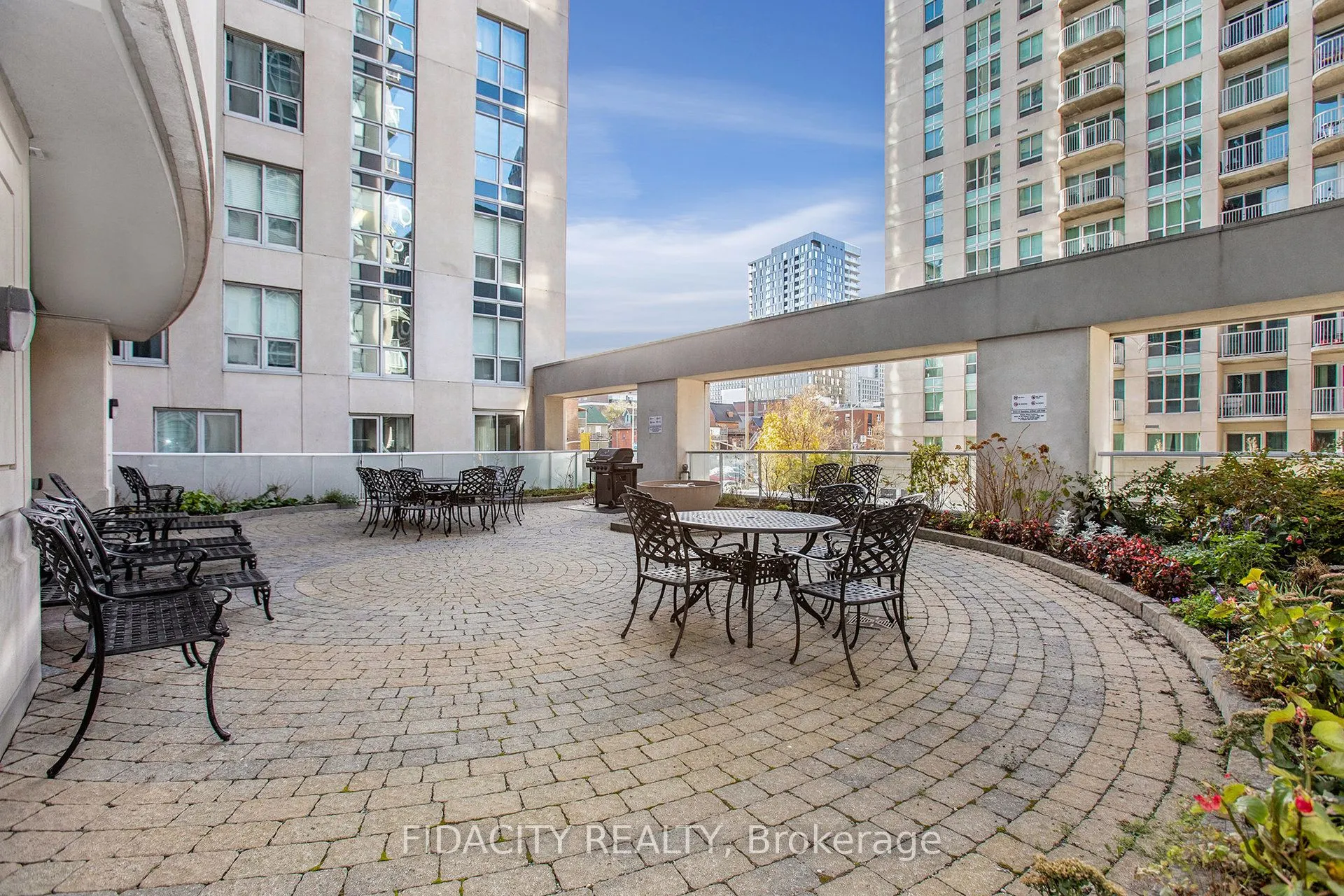 242 Rideau Street, #1105