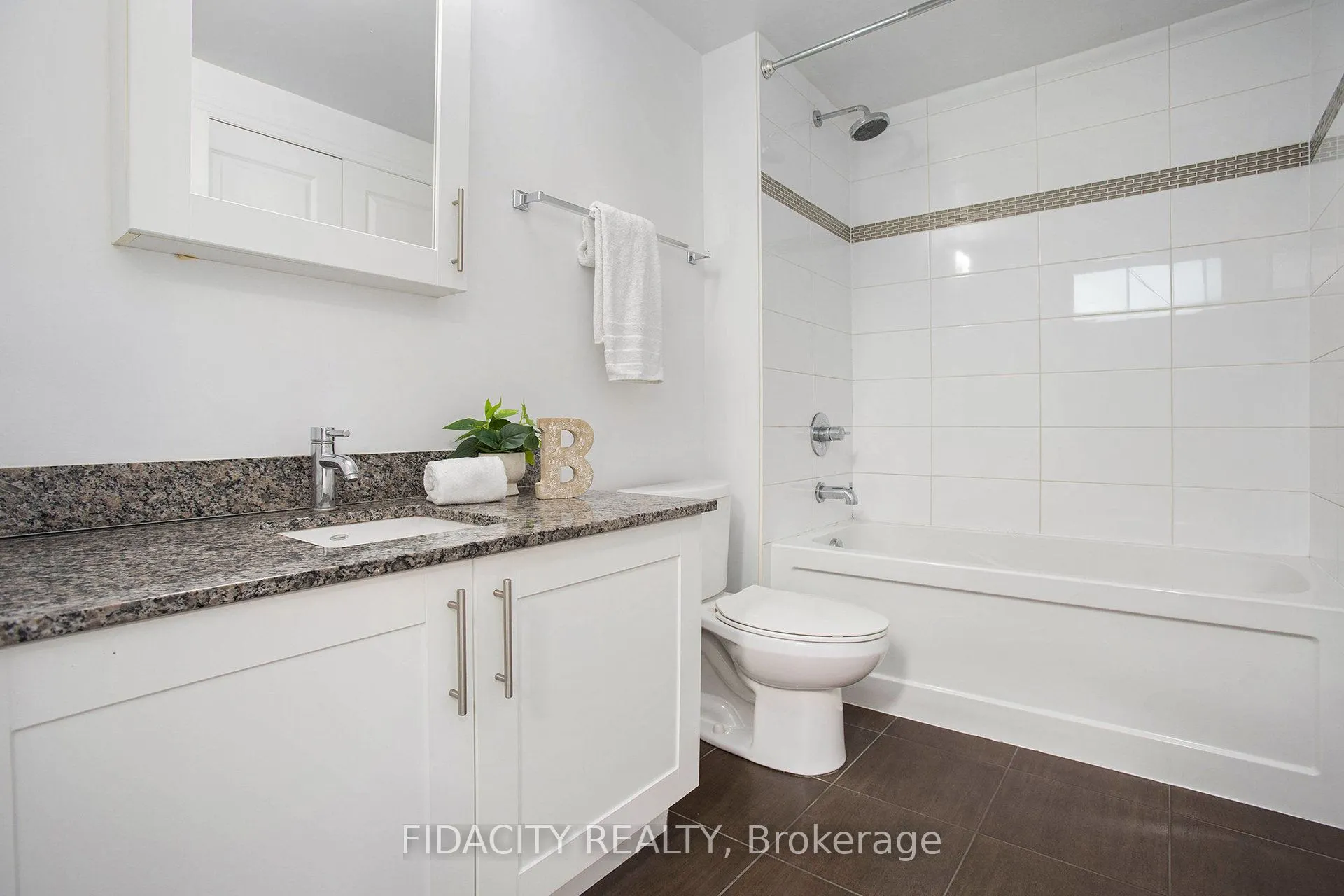 242 Rideau Street, #1105