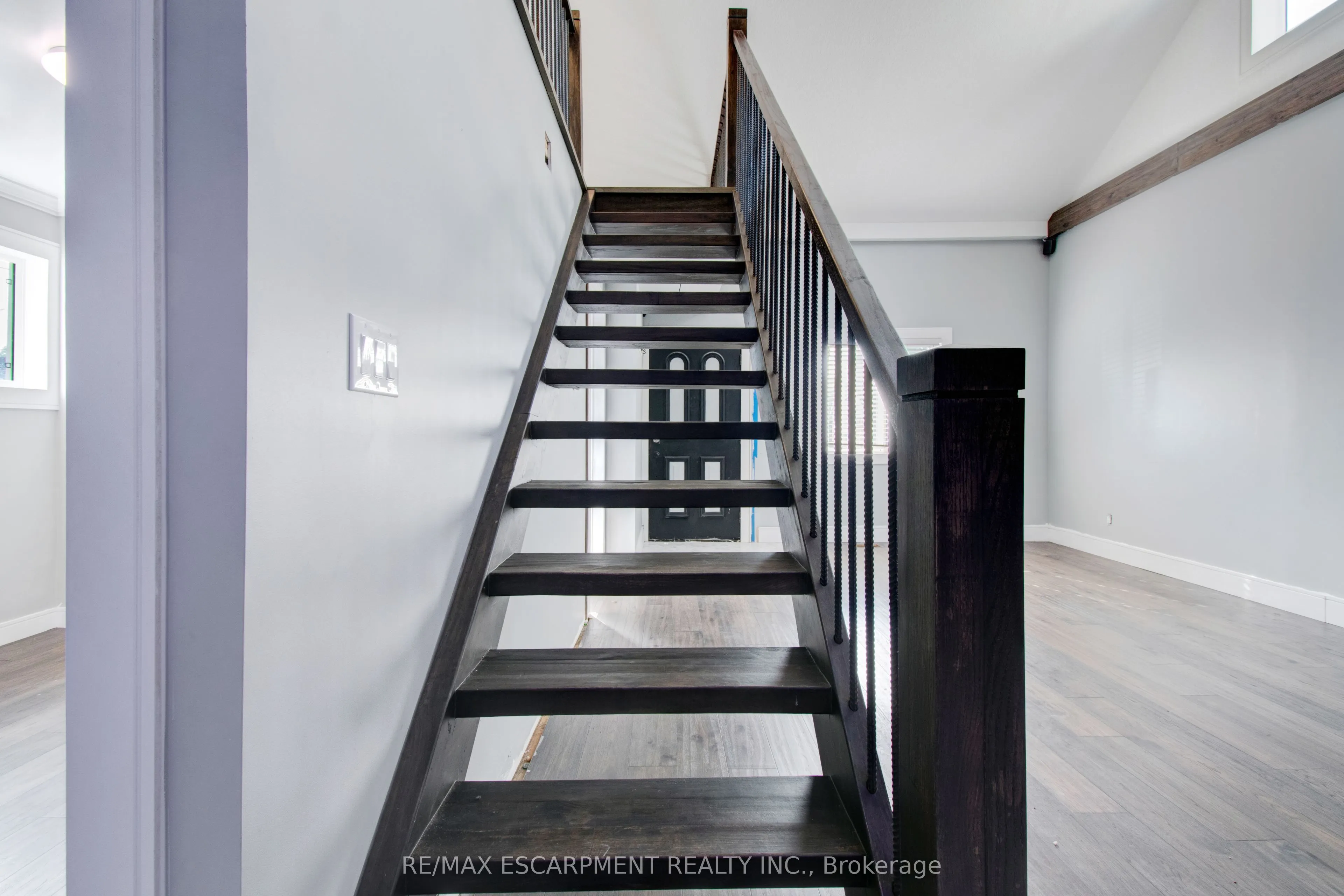 85 East 37th Street