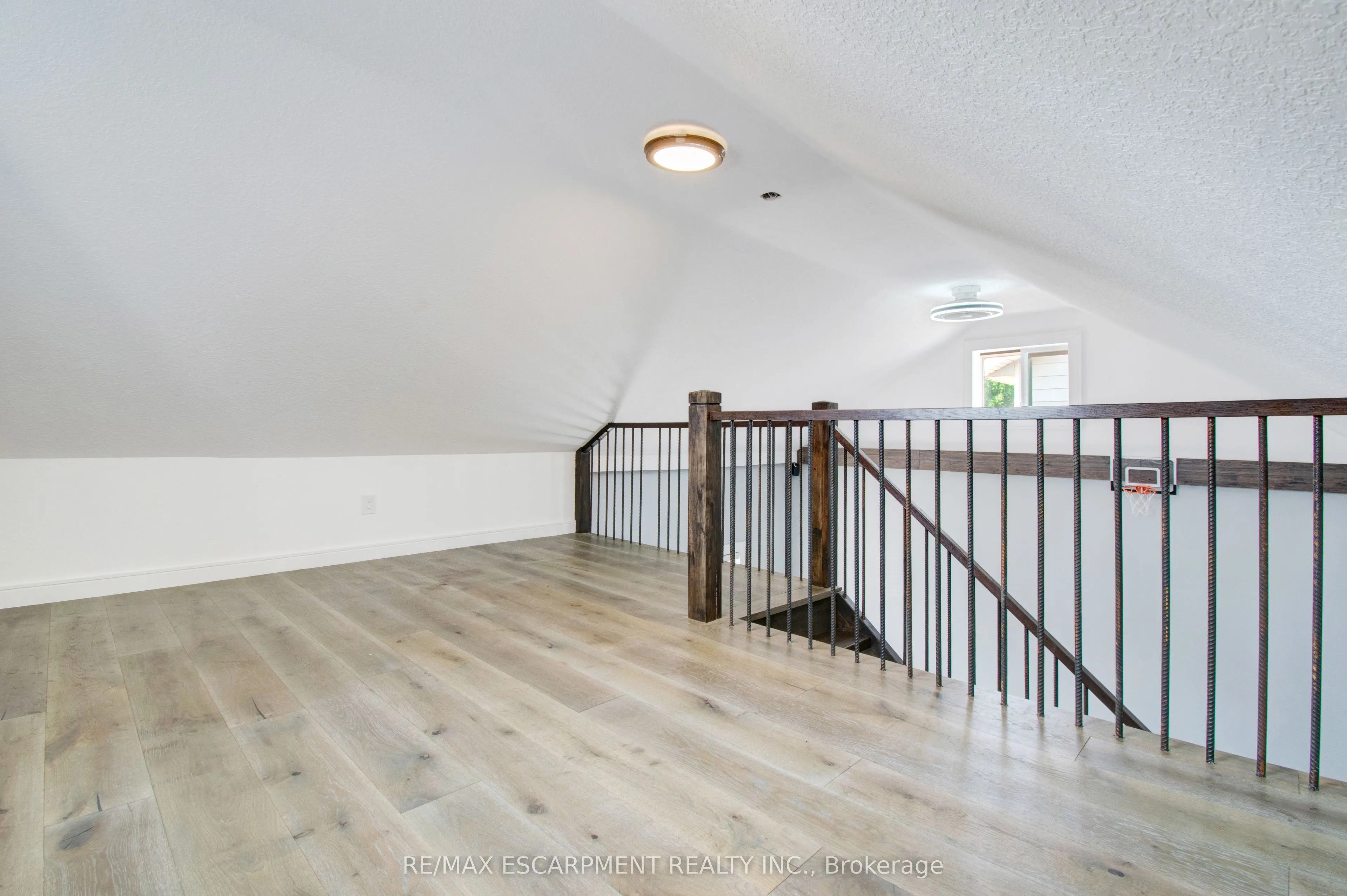 85 East 37th Street