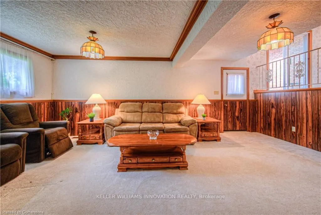 641 Black Oak Crescent