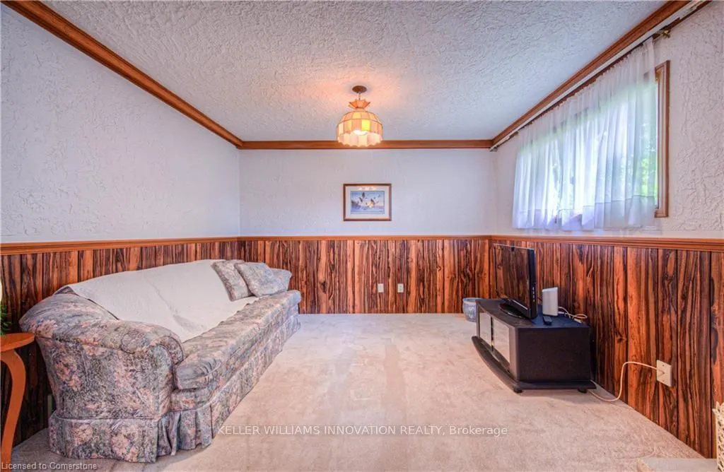 641 Black Oak Crescent