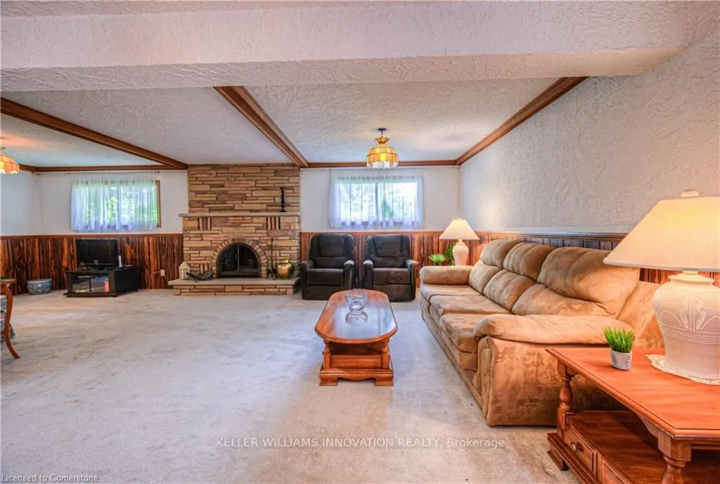 641 Black Oak Crescent