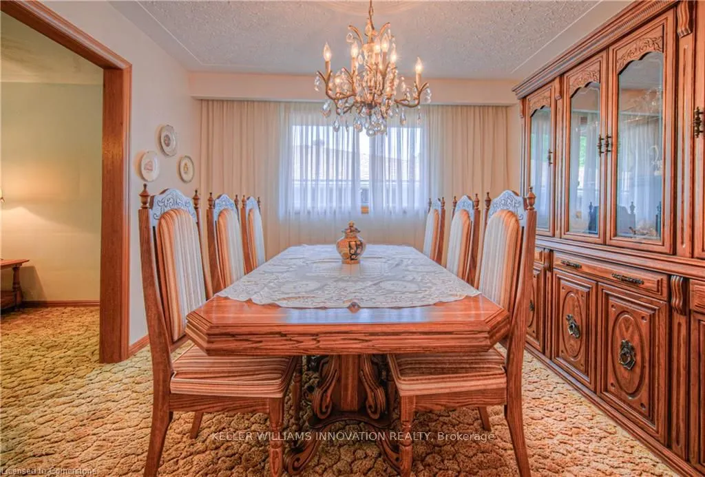 641 Black Oak Crescent