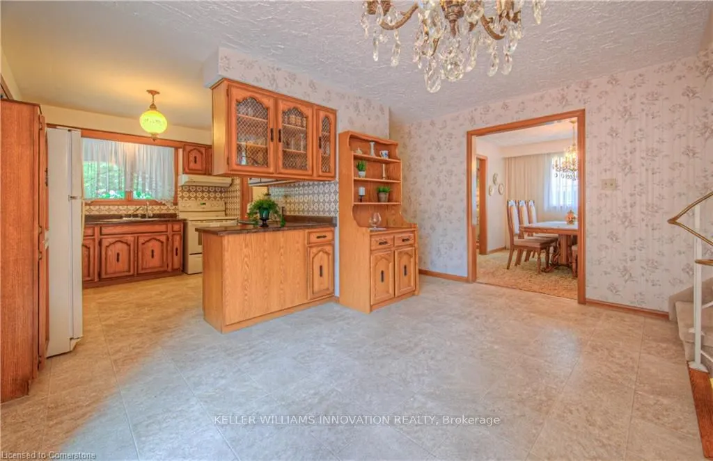 641 Black Oak Crescent