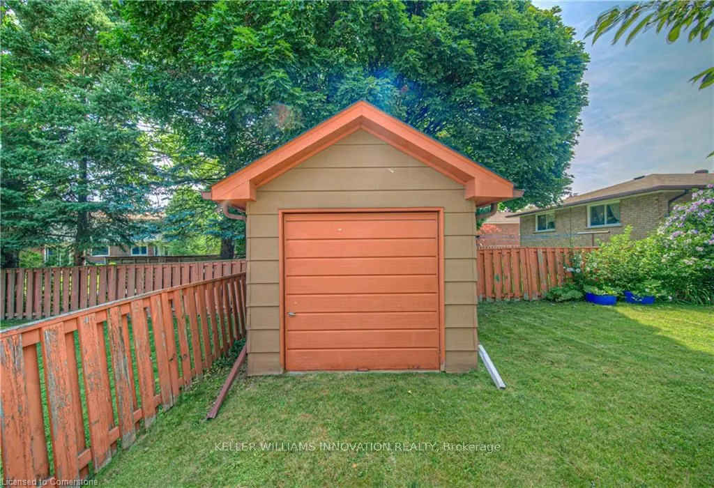 641 Black Oak Crescent