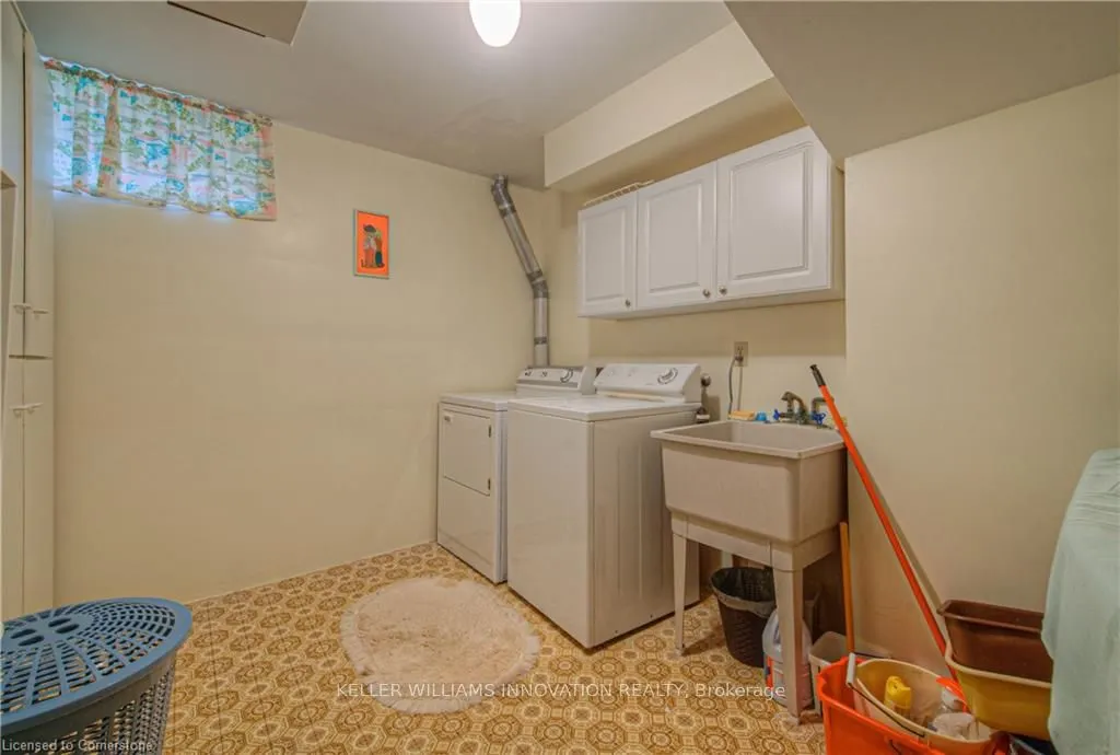 641 Black Oak Crescent