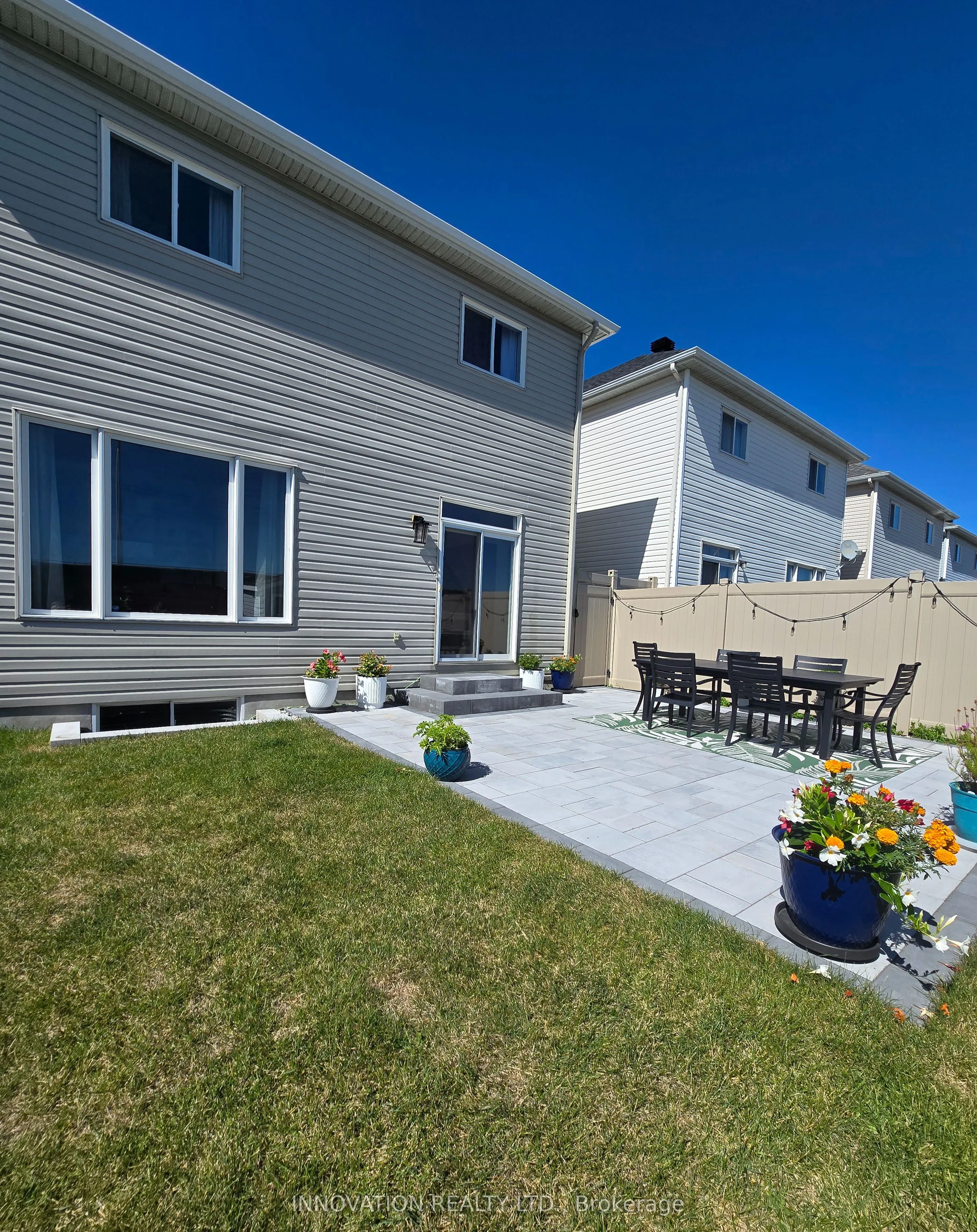 324 Rustic Hills Crescent