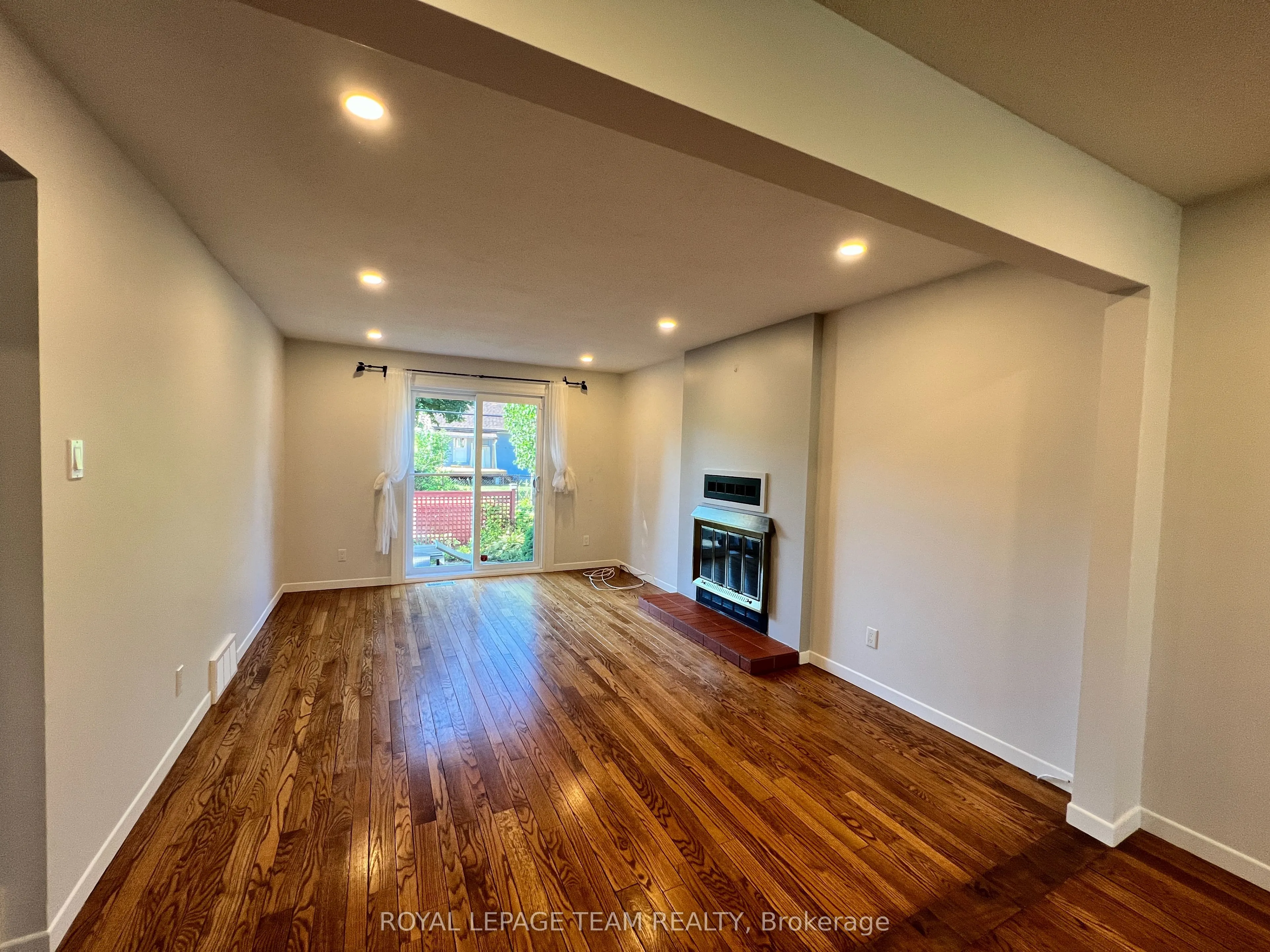 49 Farm Gate Crescent