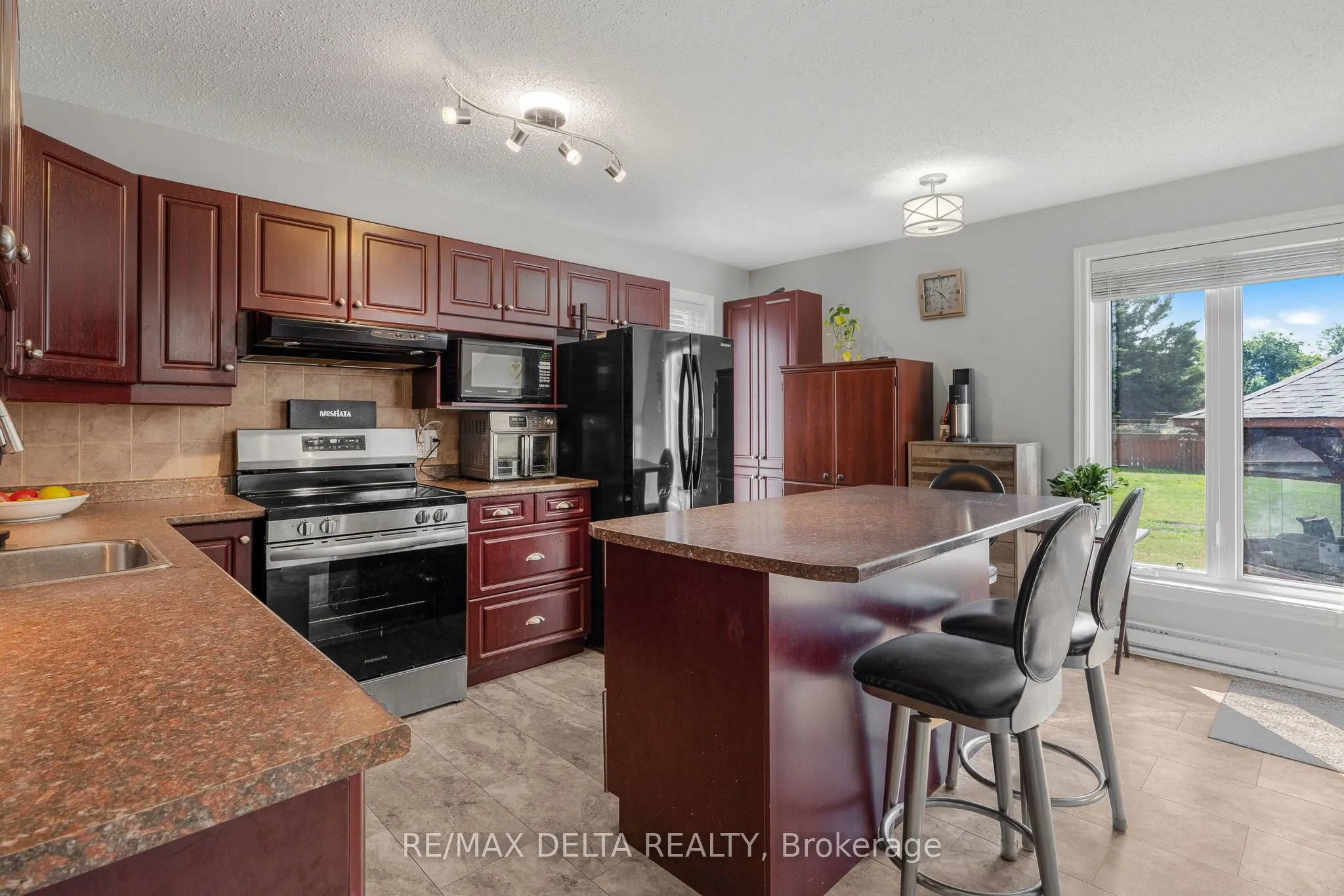 1115 Cholette Crescent