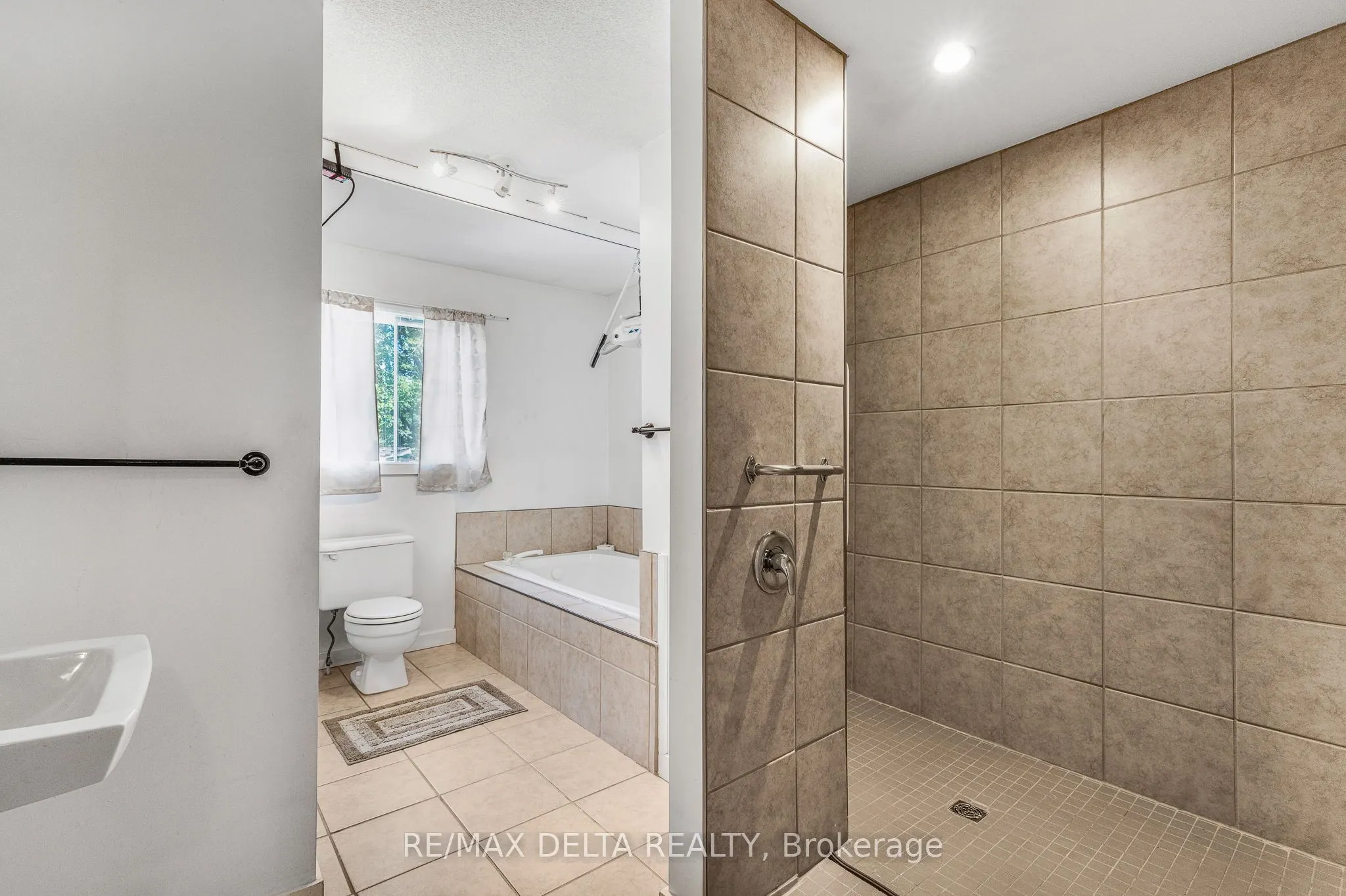 1115 Cholette Crescent
