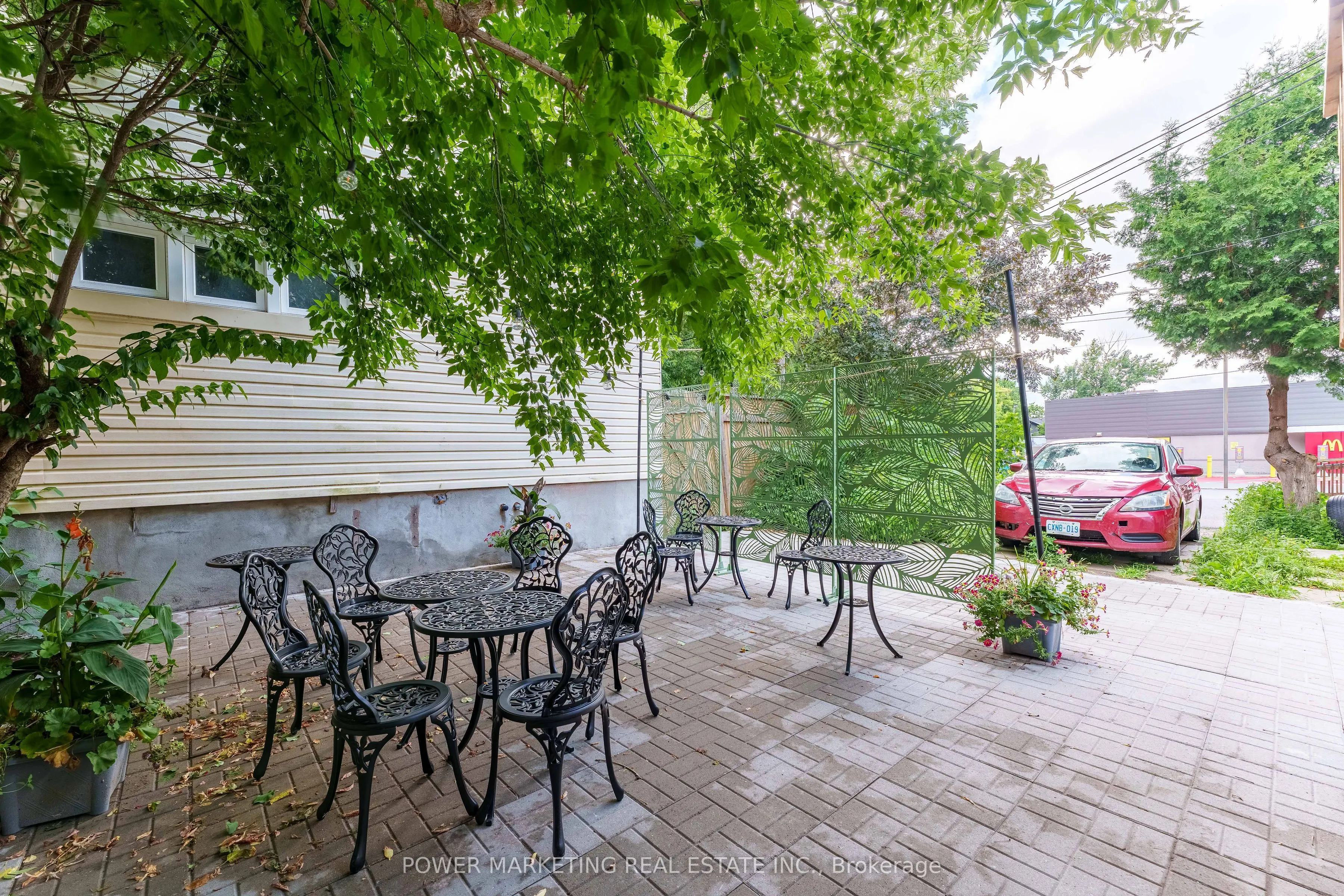 684 BRONSON Avenue