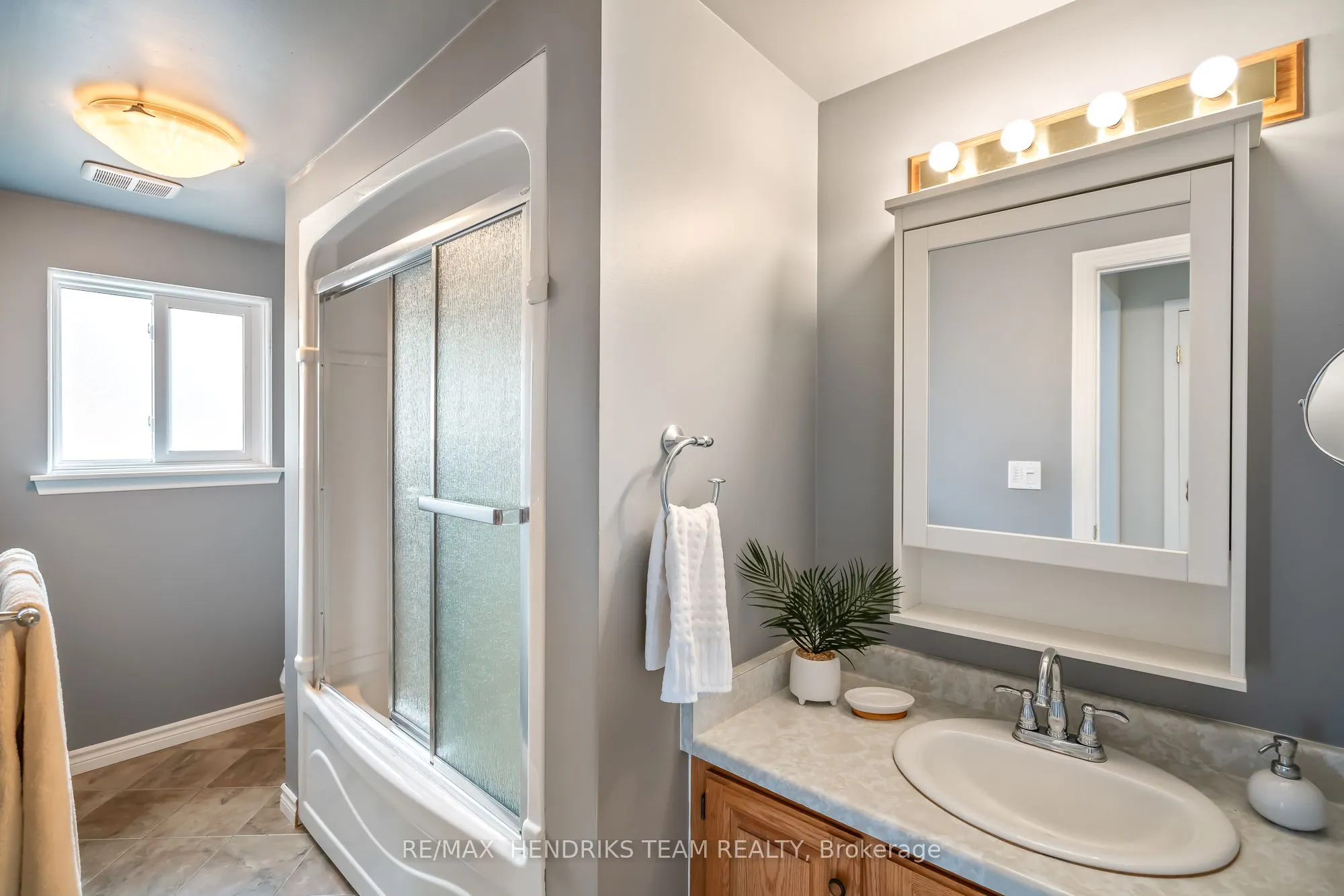55 Leaside Drive