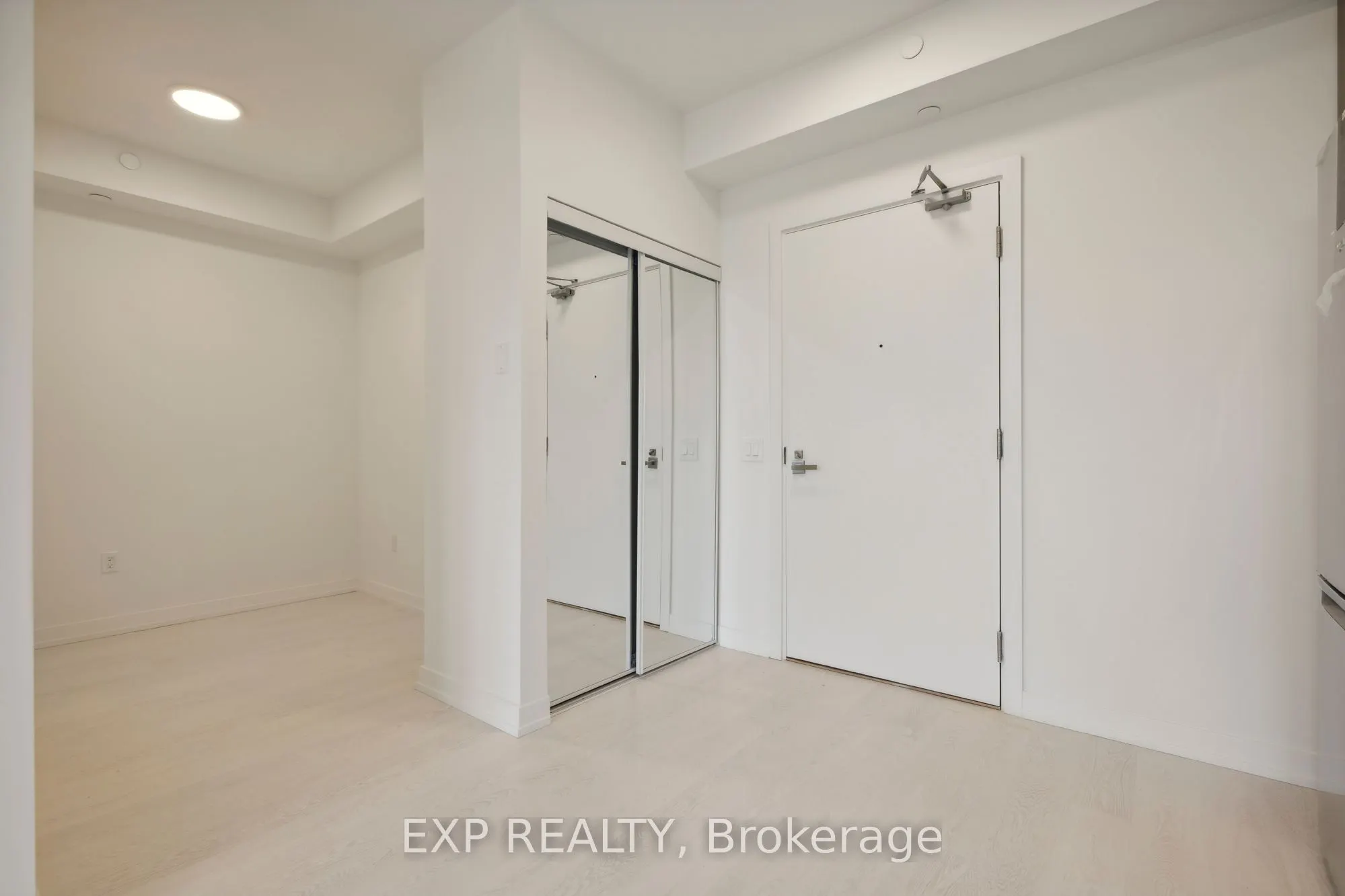 415 Main Street W, #514