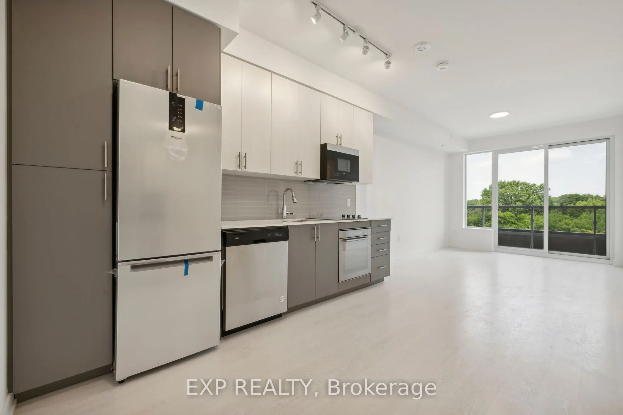 415 Main Street W, #514