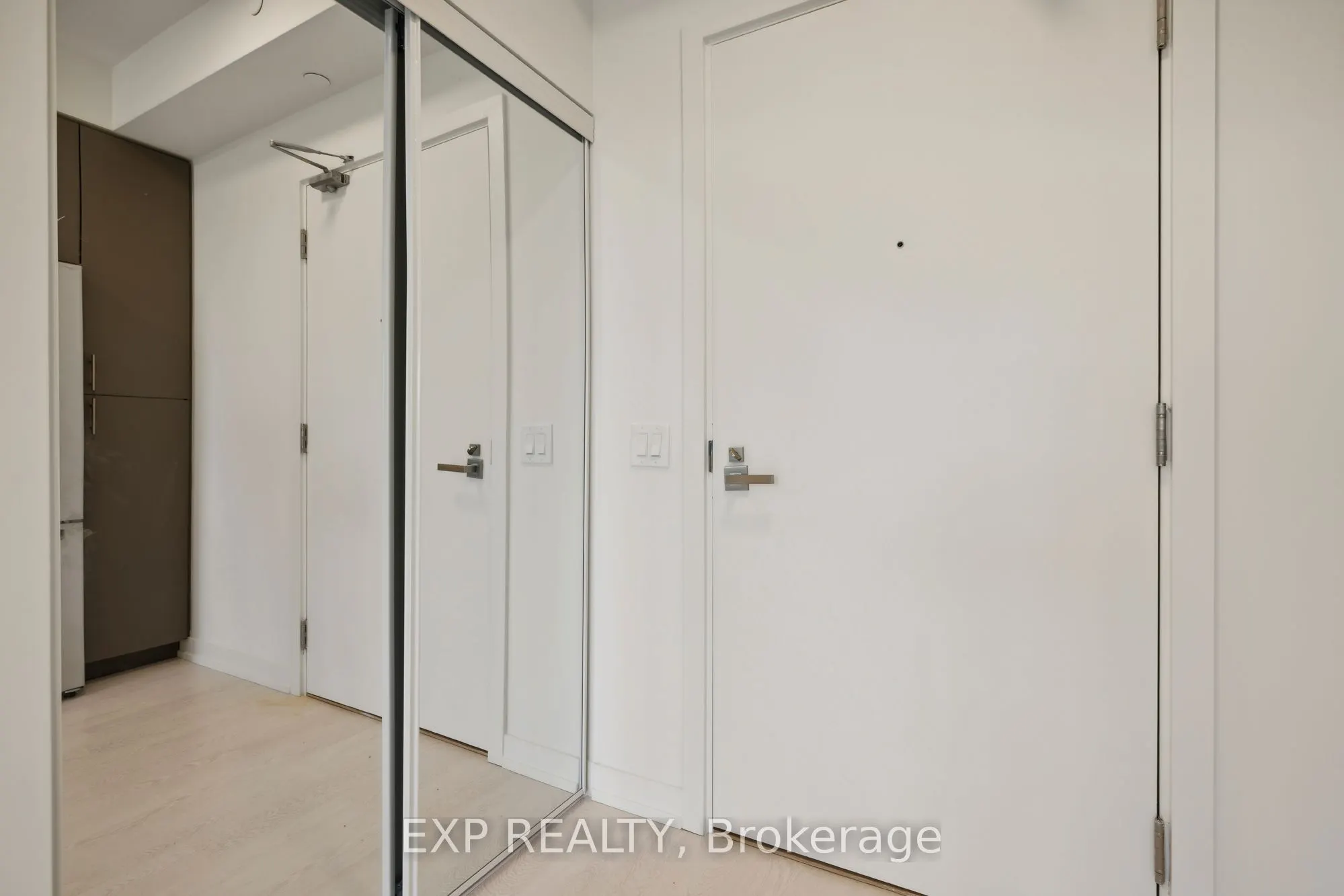 415 Main Street W, #514